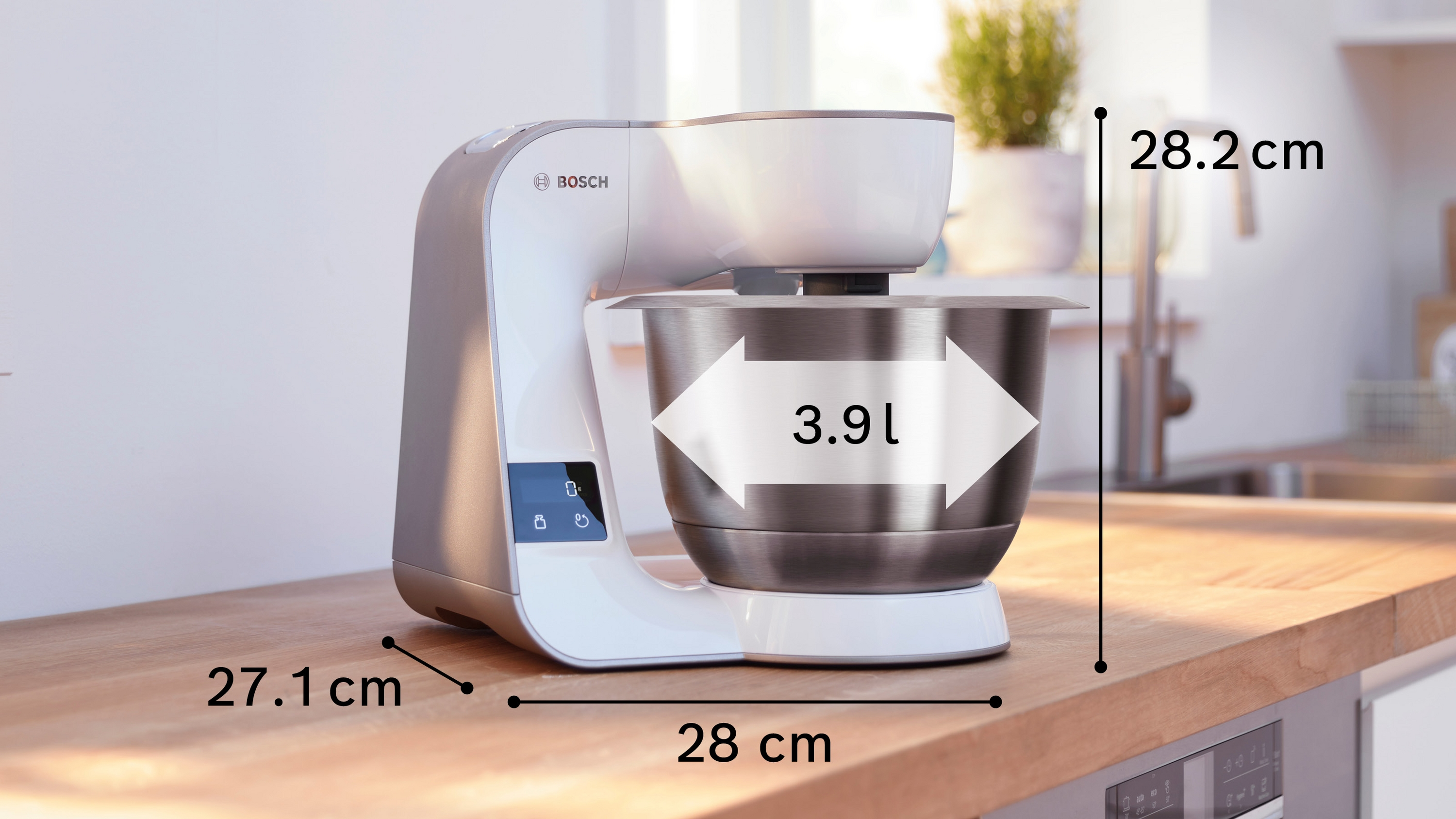 Standmixer mit 3,9 l Schüssel, 28,2 cm hoch, 28 cm breit, 27,1 cm tief.