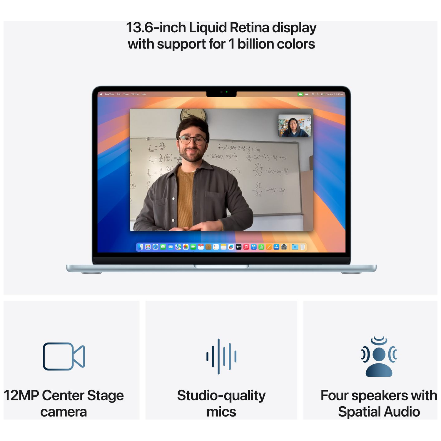 Een laptop met 13,6-inch display toont een man voor een whiteboard met wiskundige vergelijkingen.