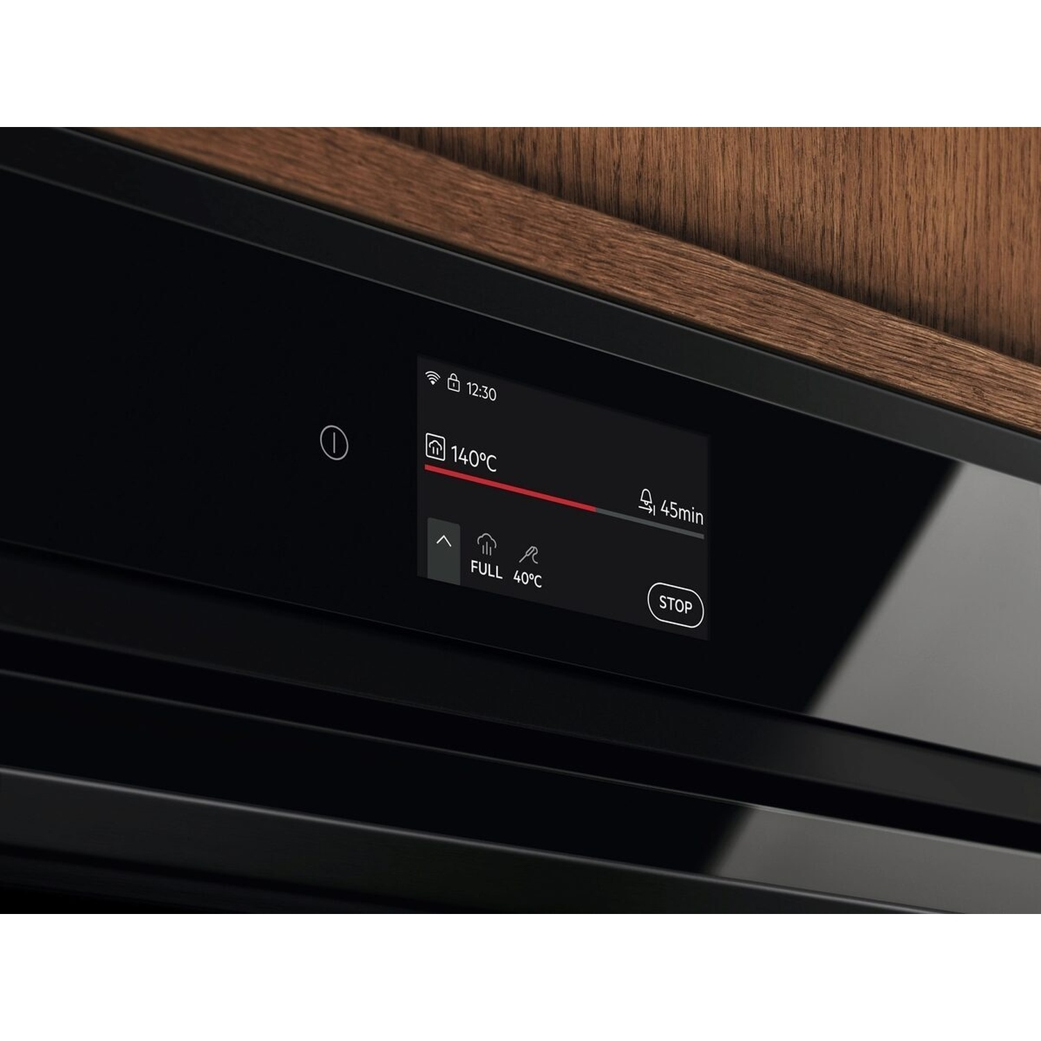Il display del forno mostra 140°C, 45 min e 40°C.