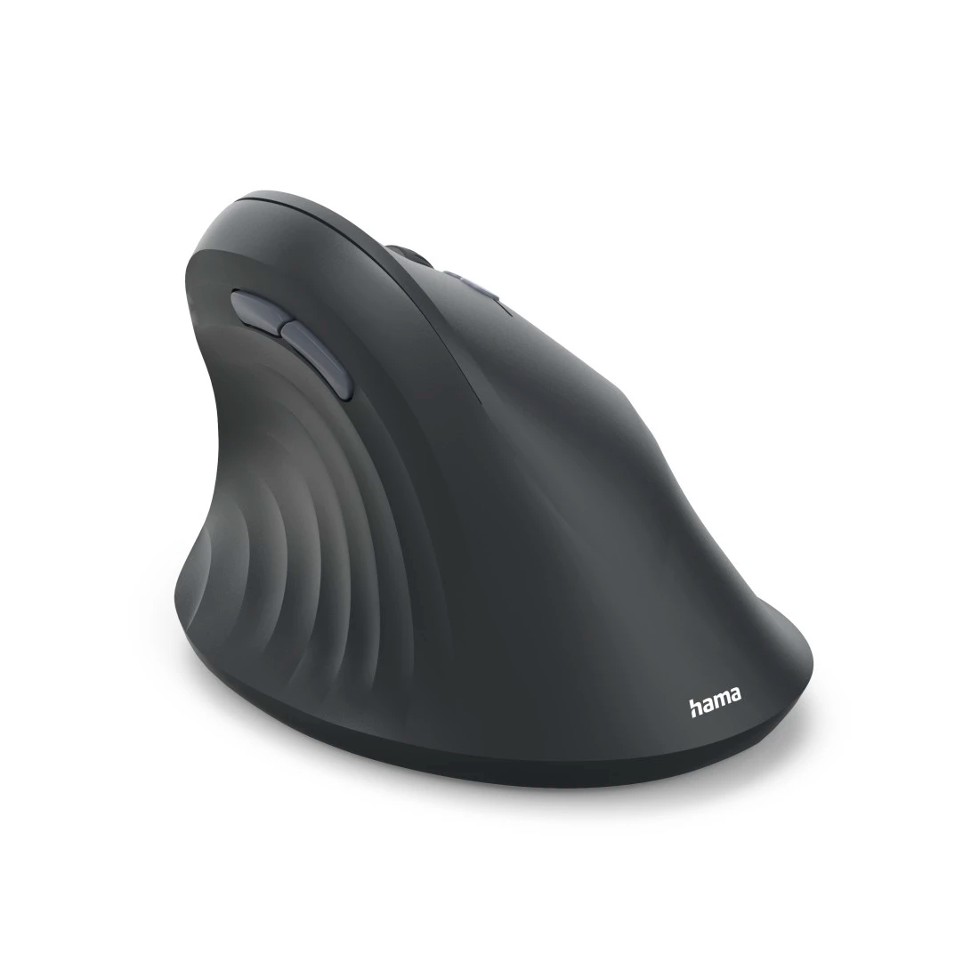 Ergonomikus fekete egér görgetőkerékkel és két gombbal, fehér háttér.