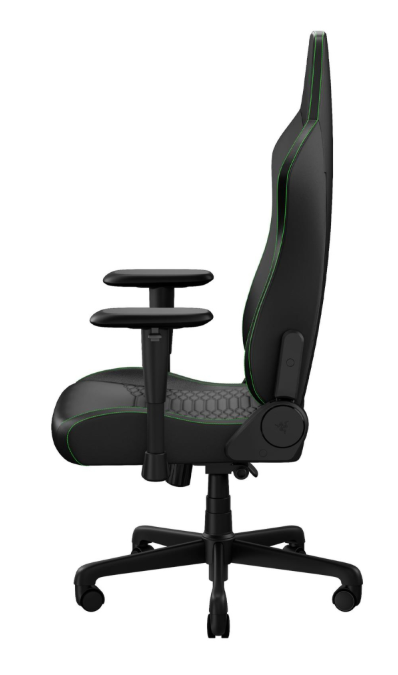Czarny fotel gamingowy z zielonymi wstawkami i regulowanymi podłokietnikami.