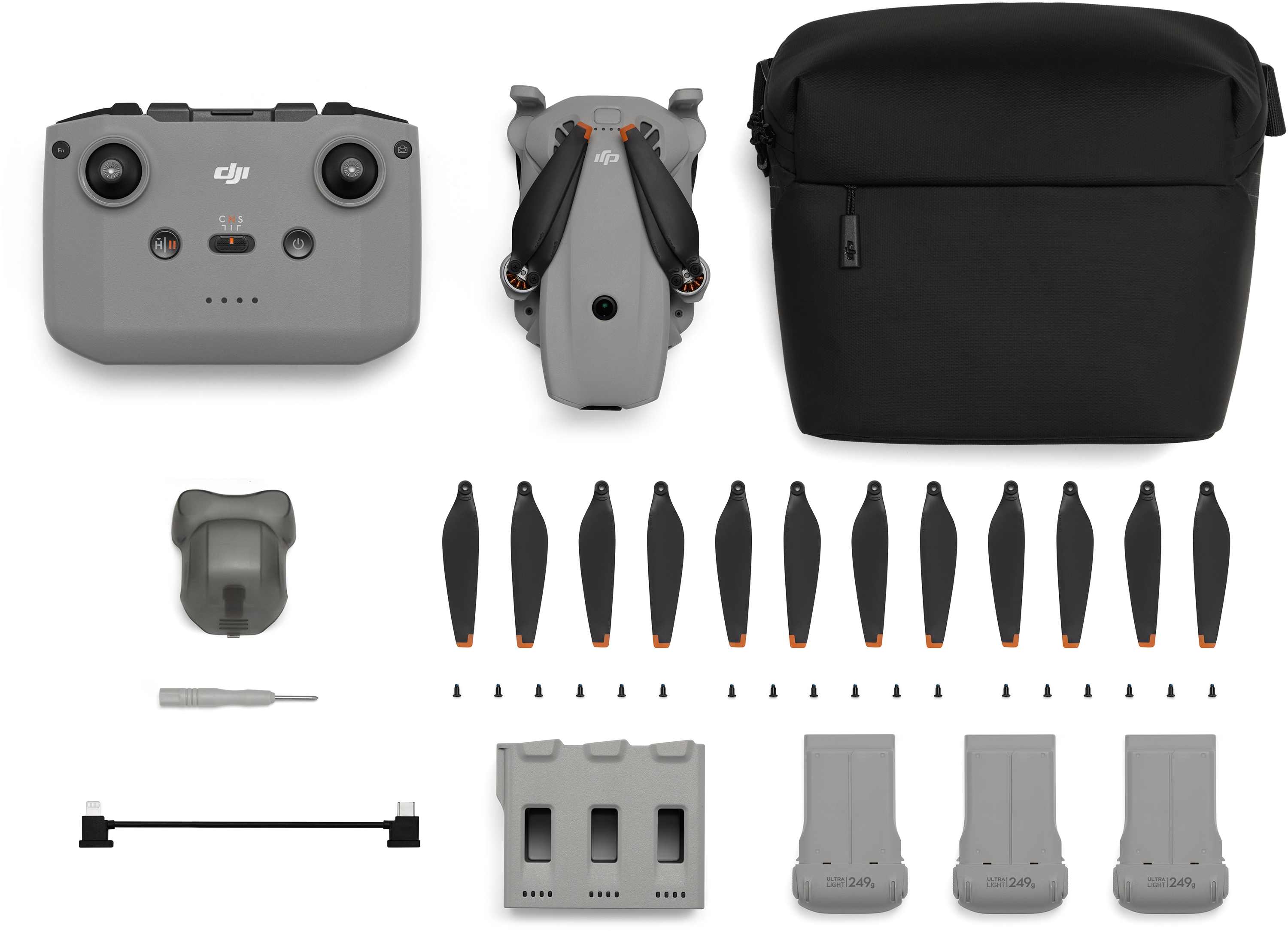 DJI drón alkatrészek: távirányító, drón, táska, légcsavarok, akkumulátorok, csavarok, kábel.