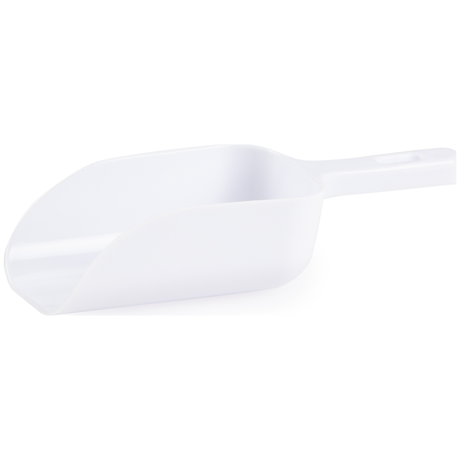 Une pelle blanche en plastique avec un manche, sur fond blanc.