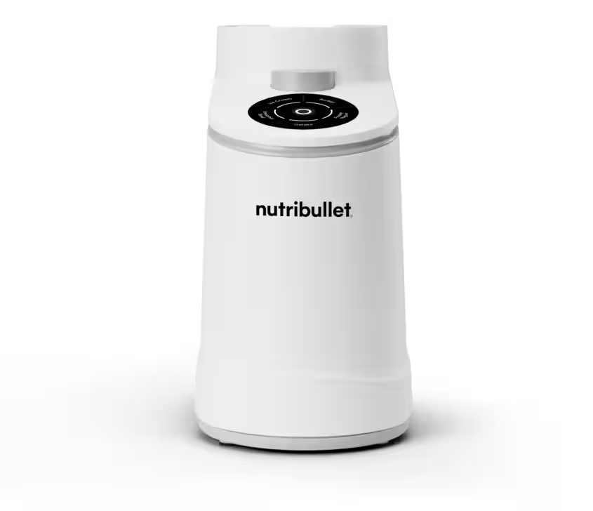 Egy fehér Nutribullet turmixgép fekete kezelőpanellel és gombokkal.