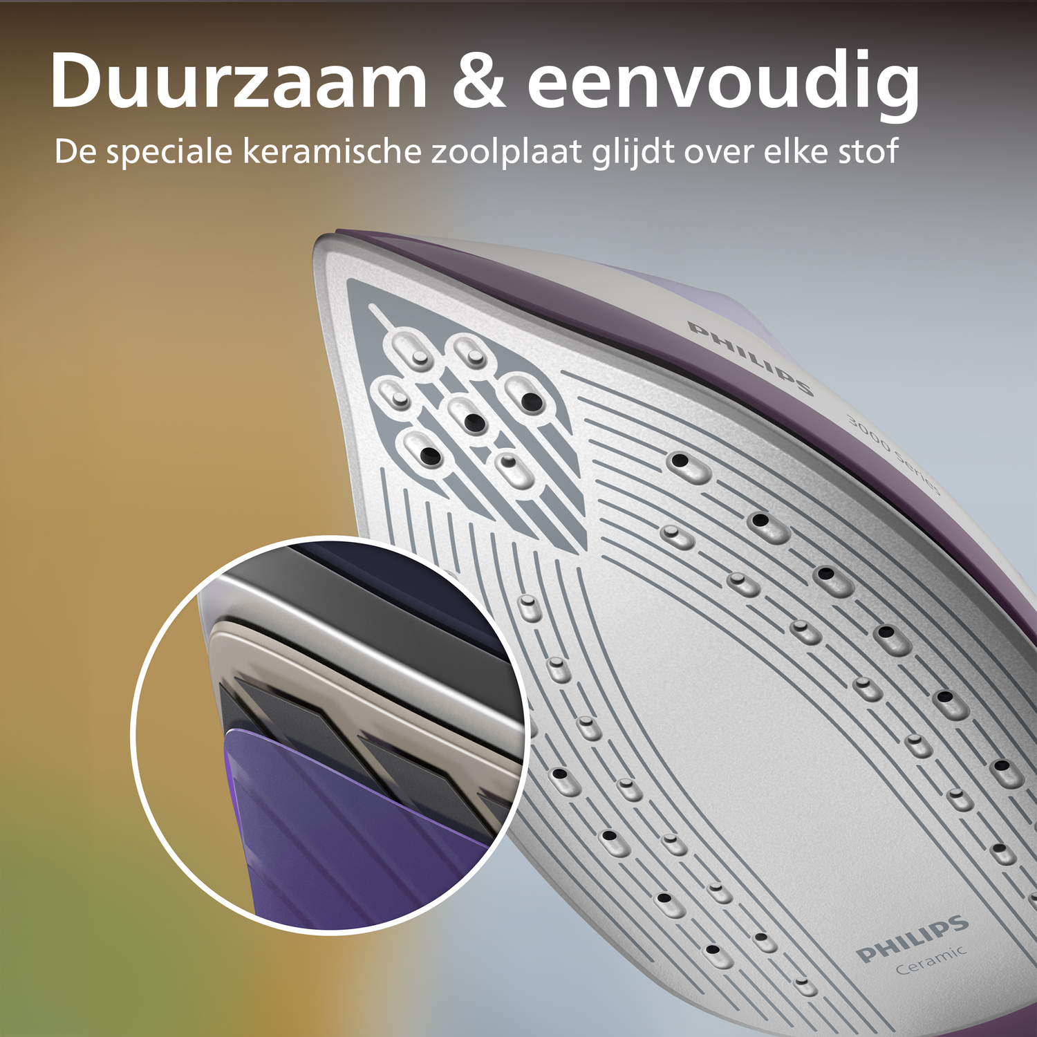 Close-up van een keramische strijkijzerzoolplaat met stoomgaatjes.