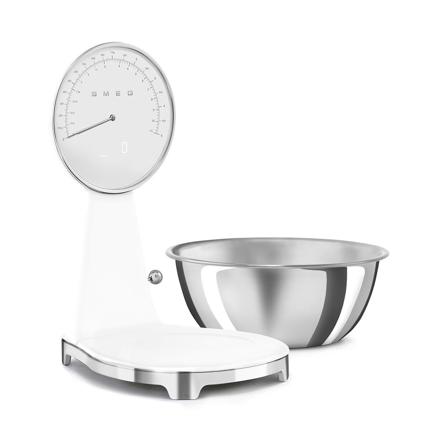 Bilancia da cucina SMEG bianca con ciotola argentata. La bilancia ha un quadrante rotondo e una piattaforma.