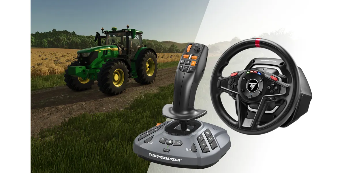Ein grüner Traktor auf einem Feld, neben einem Joystick und einem Lenkrad.