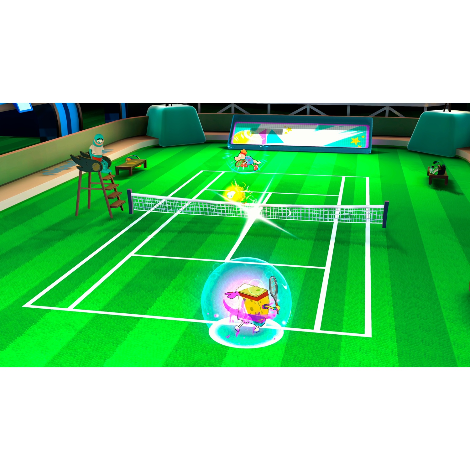 SpongeBob speelt tennis op een groen veld met rackets en een bal.