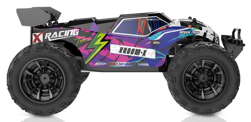 Kolorowy samochód RC ze spojlerem i dużymi oponami, z 