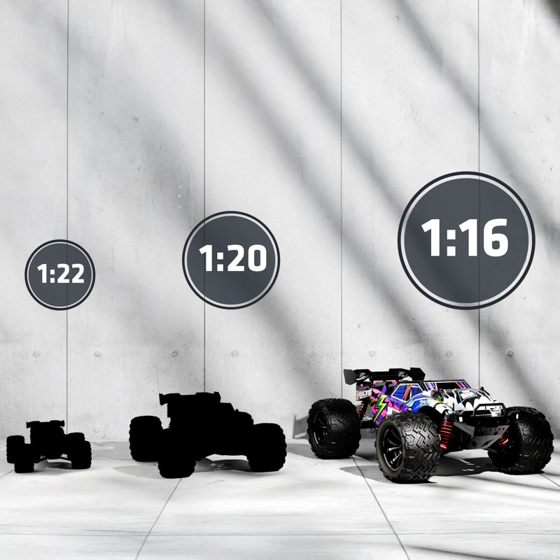 Trzy samochody RC o różnych rozmiarach z oznaczeniami 1:22, 1:20 i 1:16.
