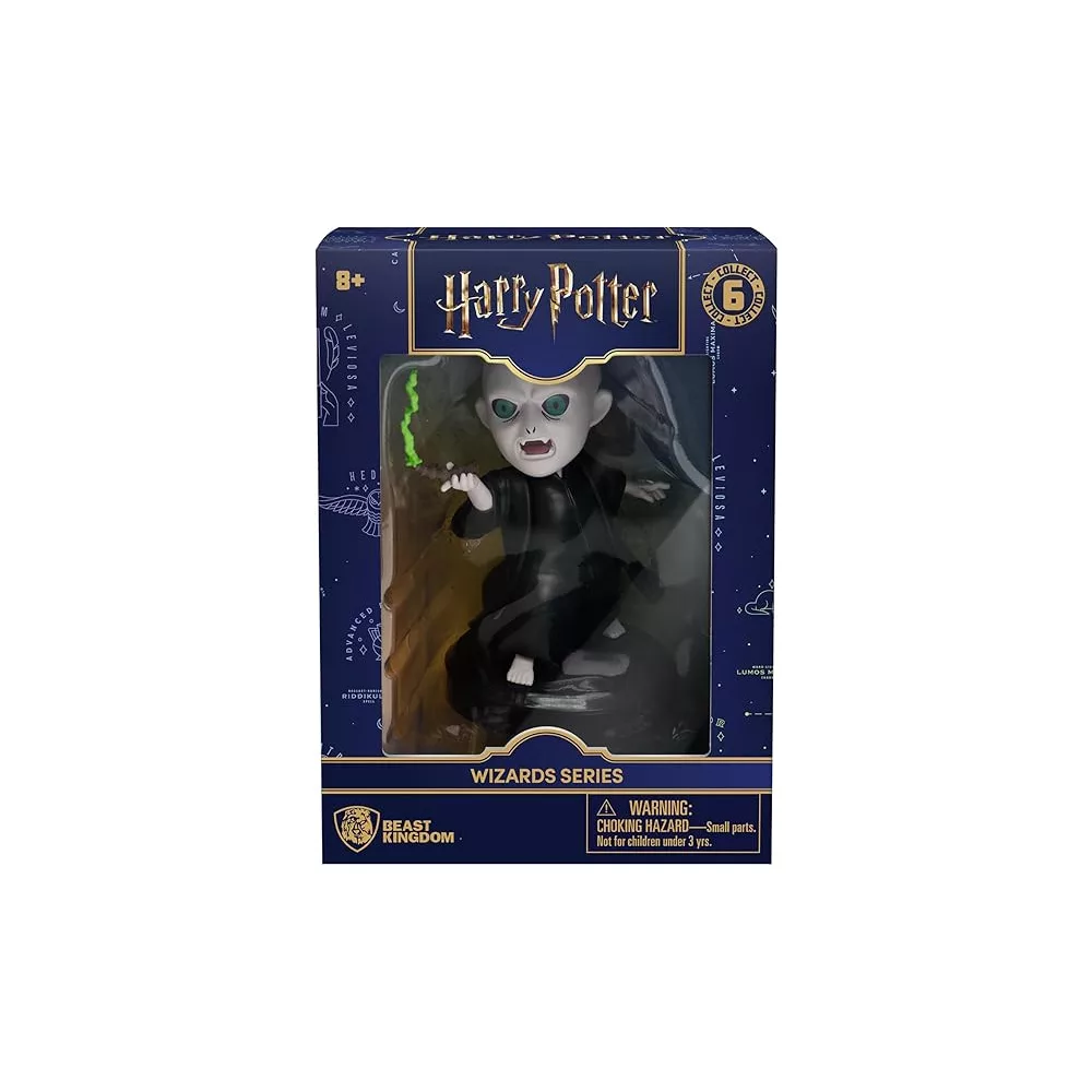 Egy Harry Potter Voldemort gyűjtői figura a csomagolásában.