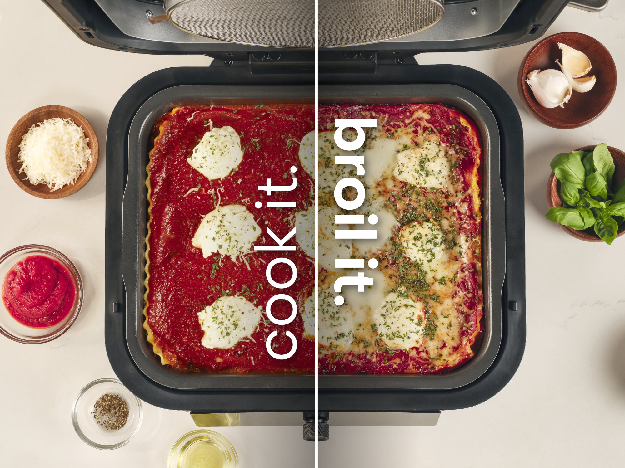 Lasagne egy főzőedényben, félig főtt, félig gratinírozott, hozzávalókkal.