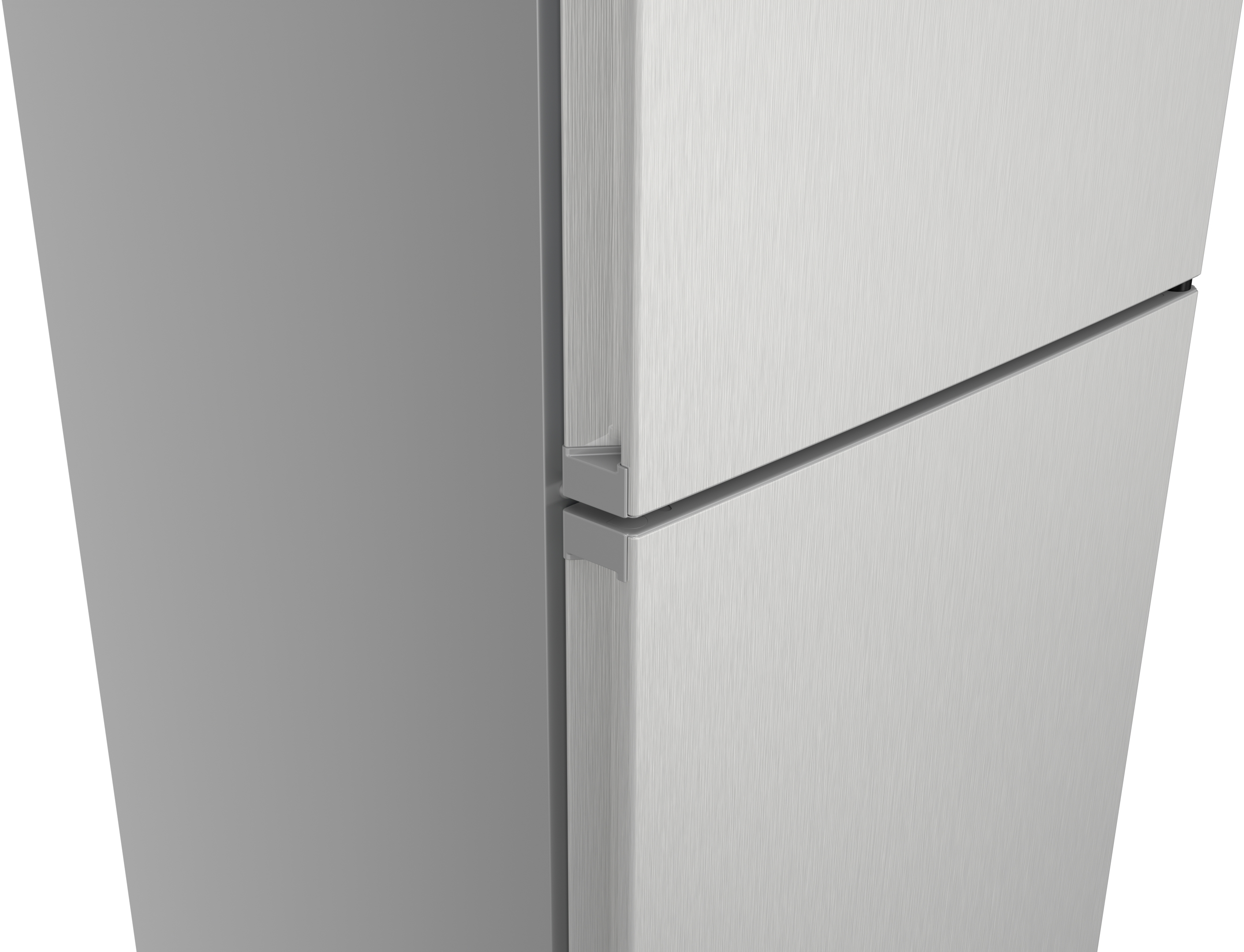 Nahaufnahme einer silbernen Kühlschranktür mit gebürsteter Metalloberfläche.