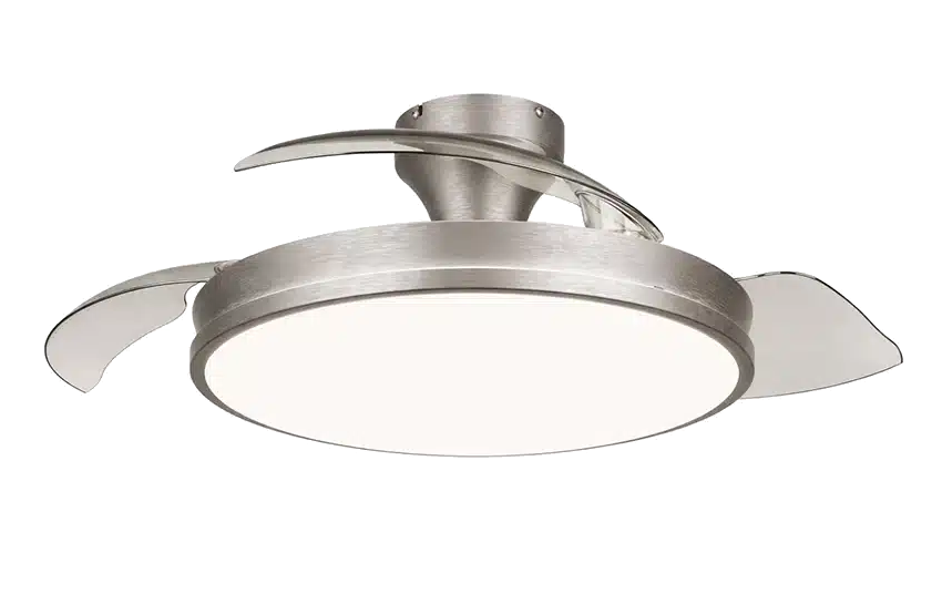 Un ventilador de techo plateado con luz LED y aspas retráctiles.