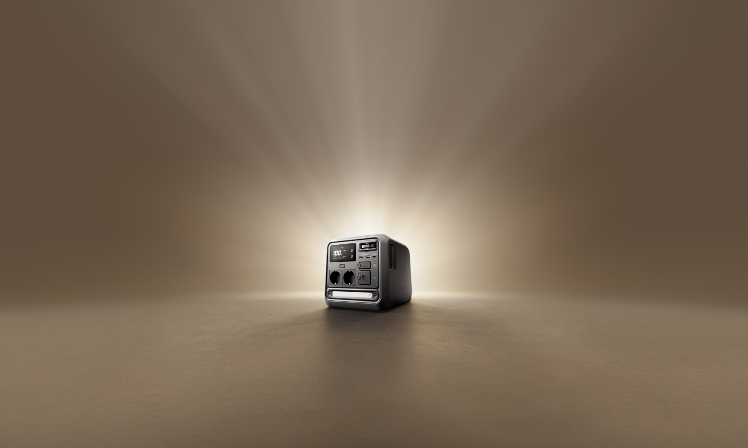 Una central eléctrica compacta y oscura con una pantalla que muestra 100.