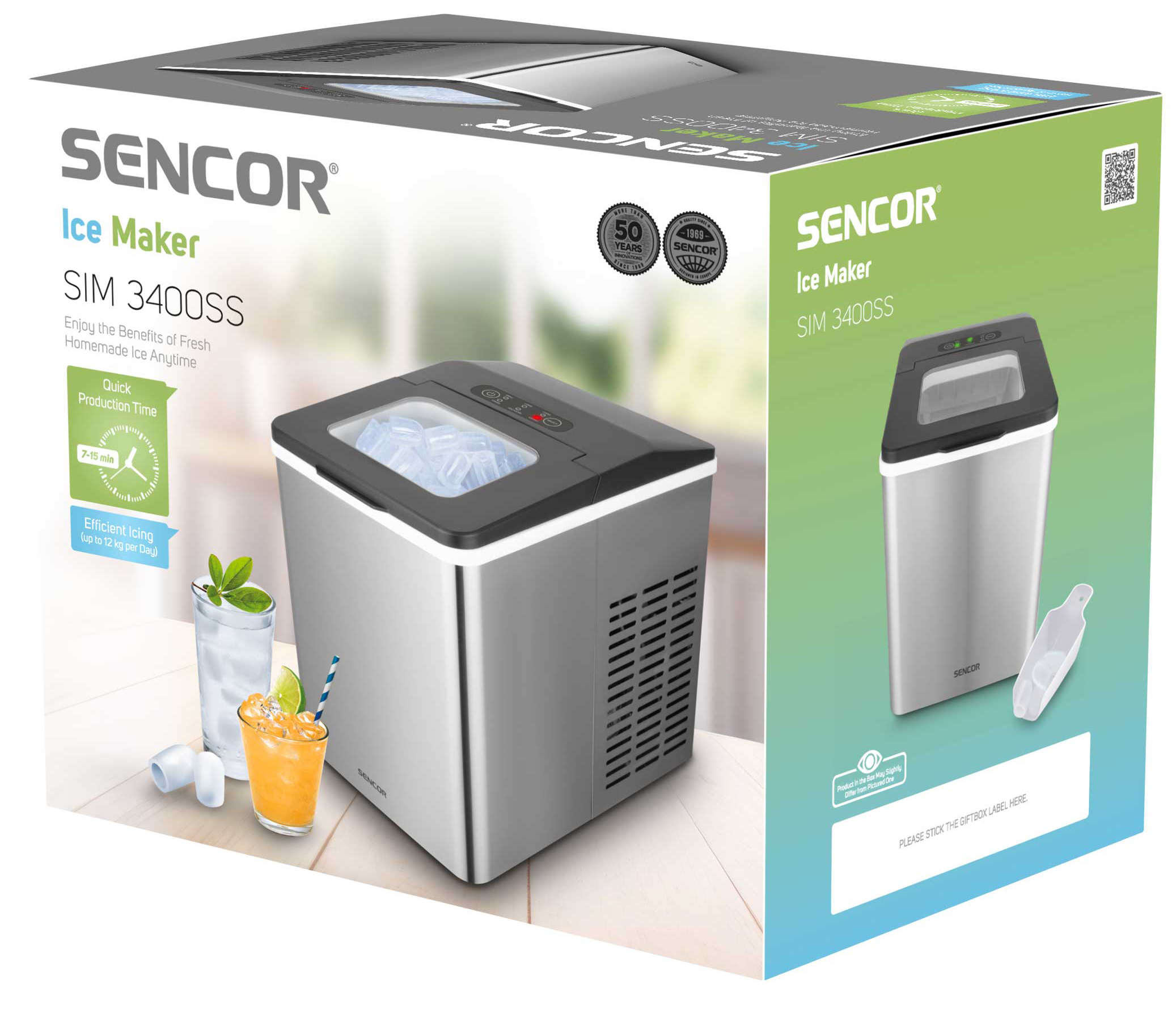 SENCOR SIM 3400SS jégkocka gép faasztalon jégkockákkal és italokkal.