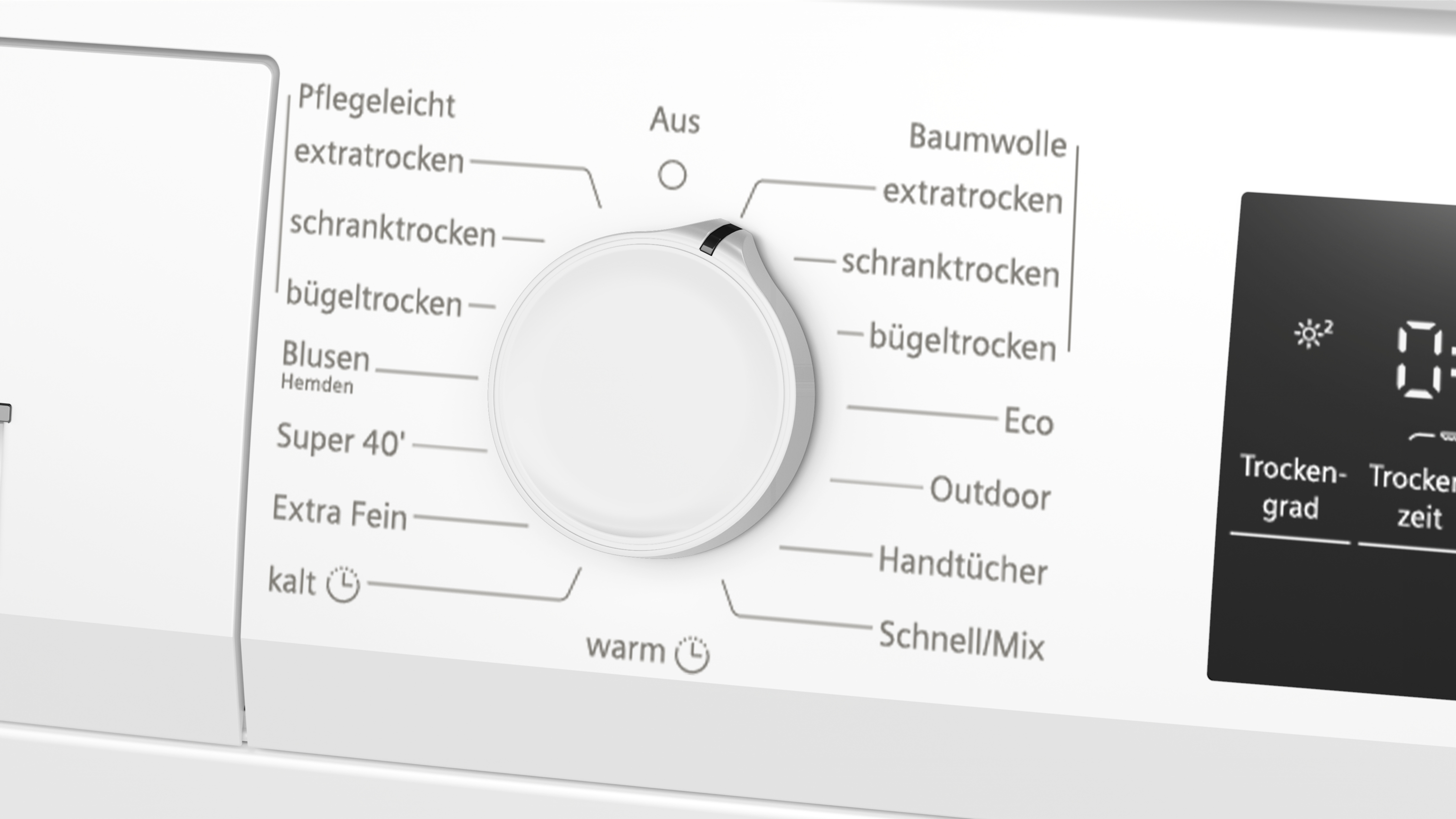 Nahaufnahme eines Wäschetrockner-Bedienfelds mit Drehknopf und Digitalanzeige.