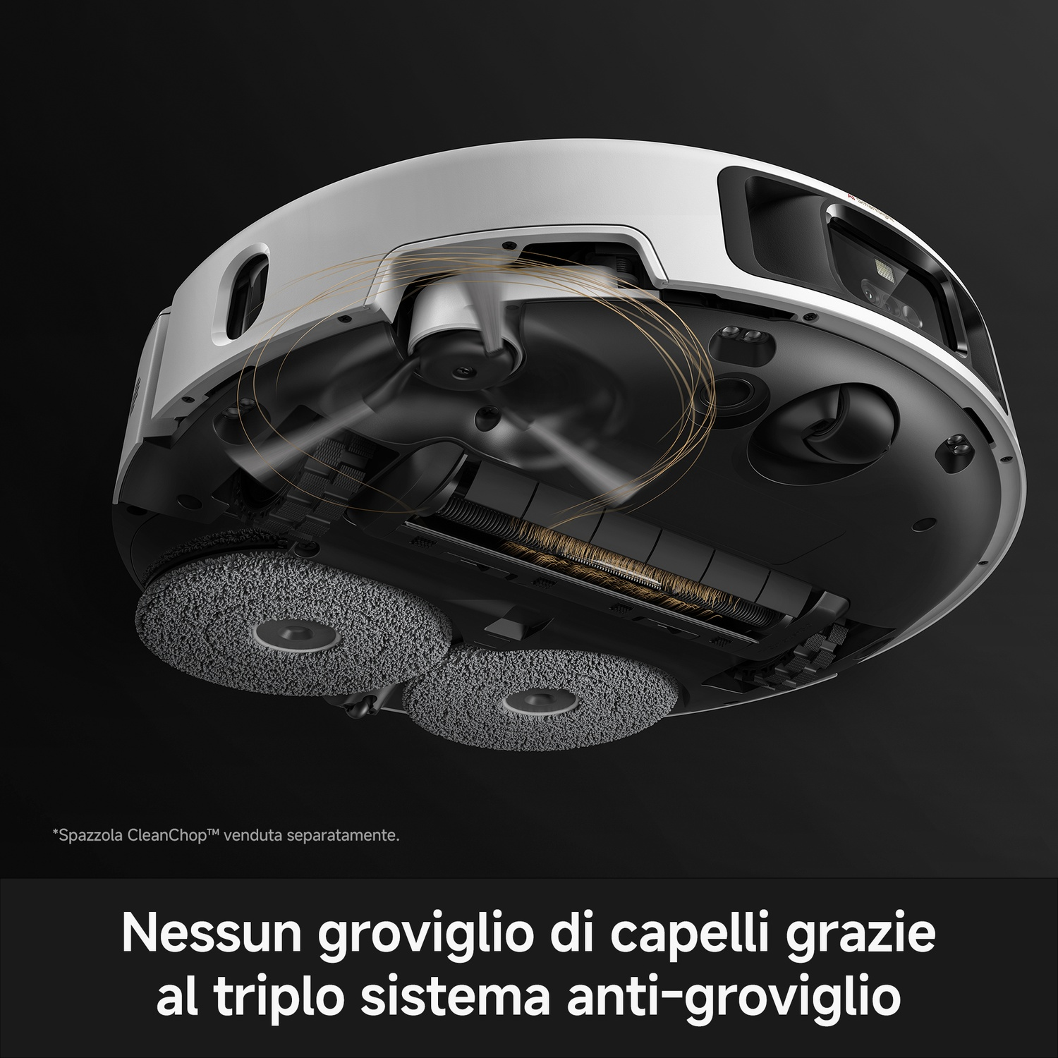 Primo piano del fondo di un robot aspirapolvere con spazzole e sistema anti-groviglio capelli.