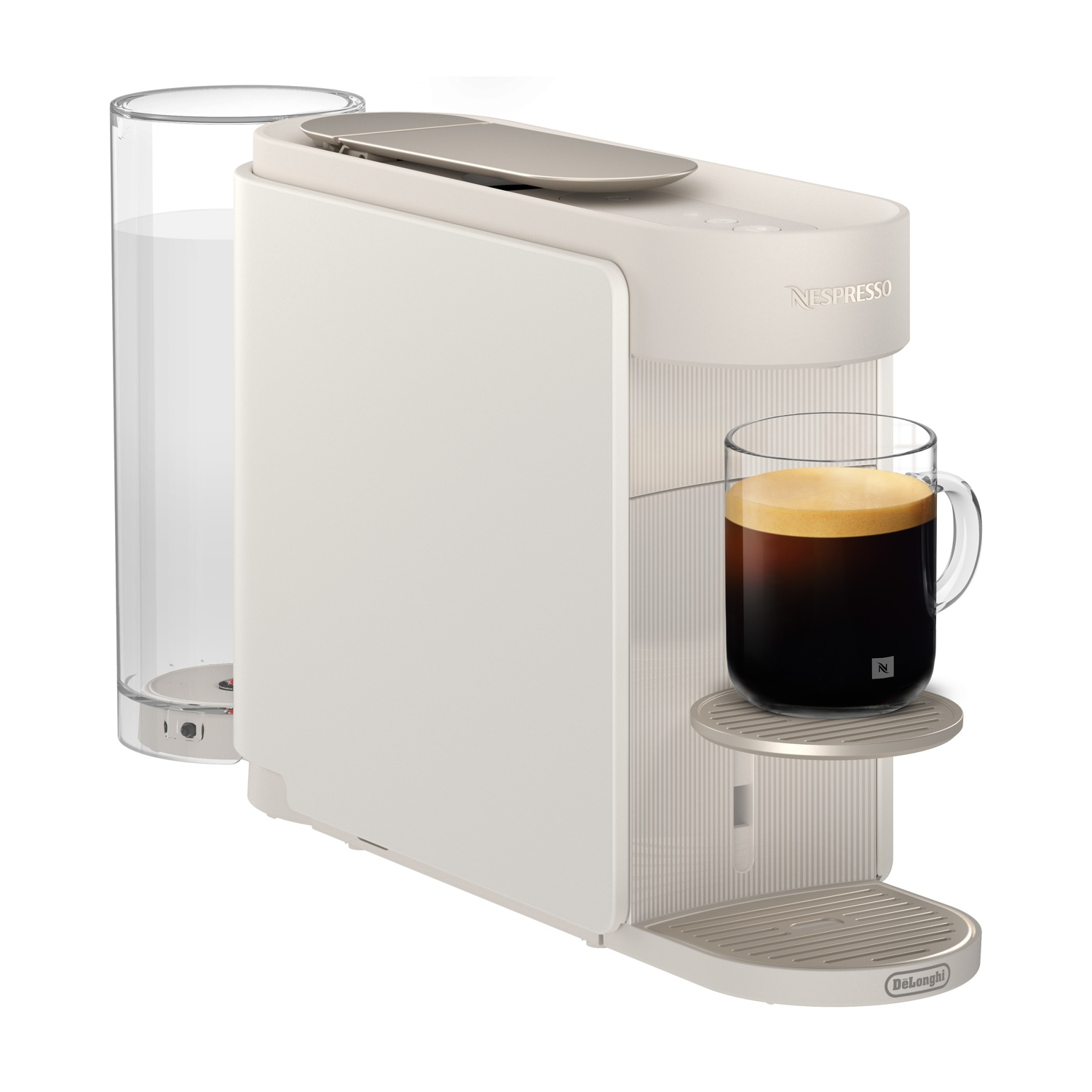 Una macchina da caffè Nespresso bianca con un bicchiere di caffè e un serbatoio dell'acqua.