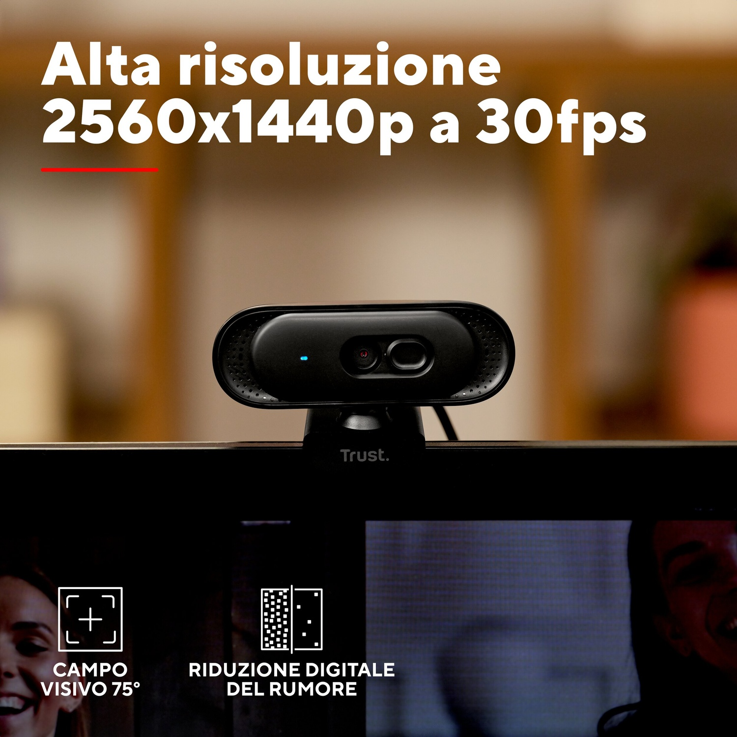 Webcam con risoluzione 2560x1440, campo visivo 75° e riduzione rumore.