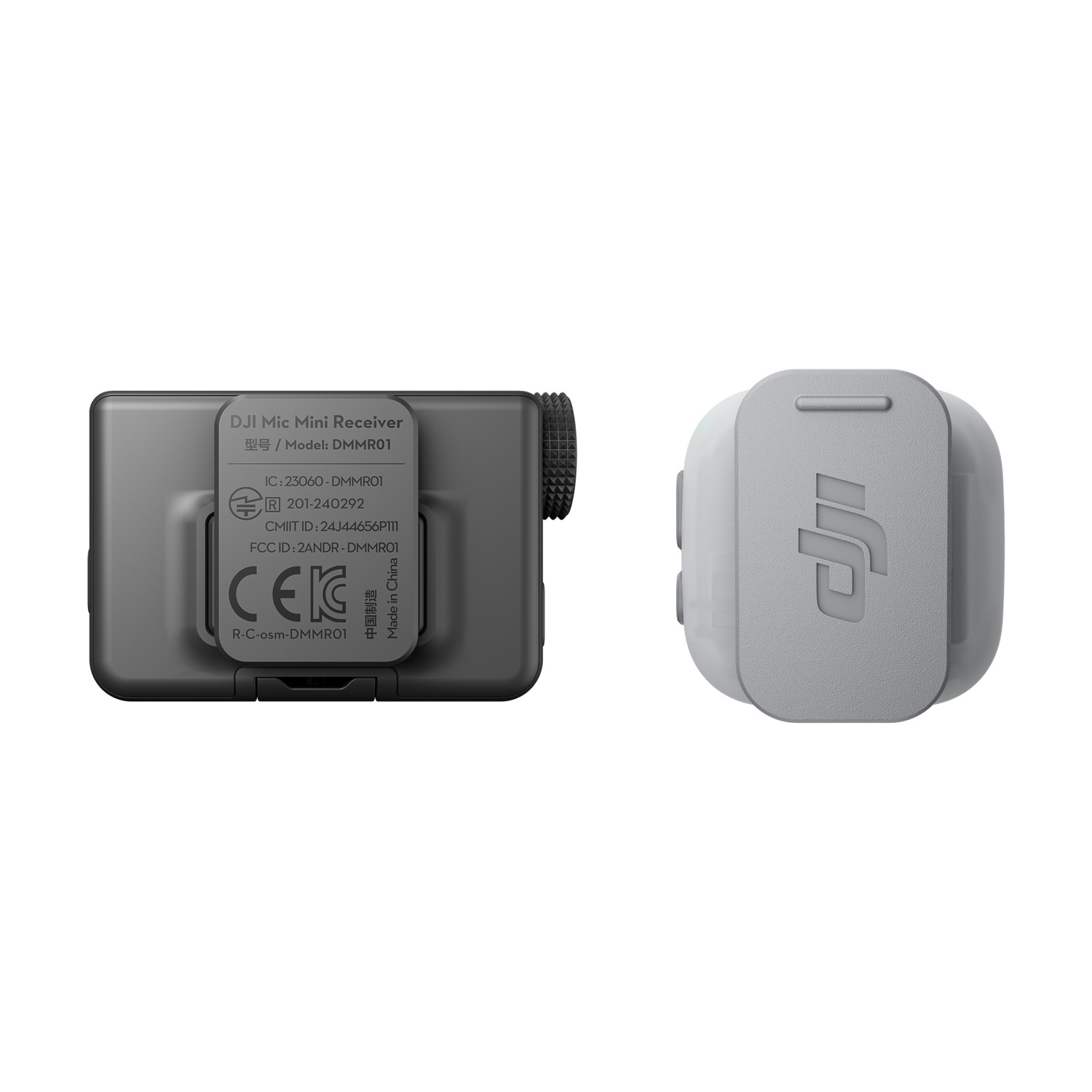 Ricevitore e trasmettitore DJI Mic Mini su sfondo bianco.