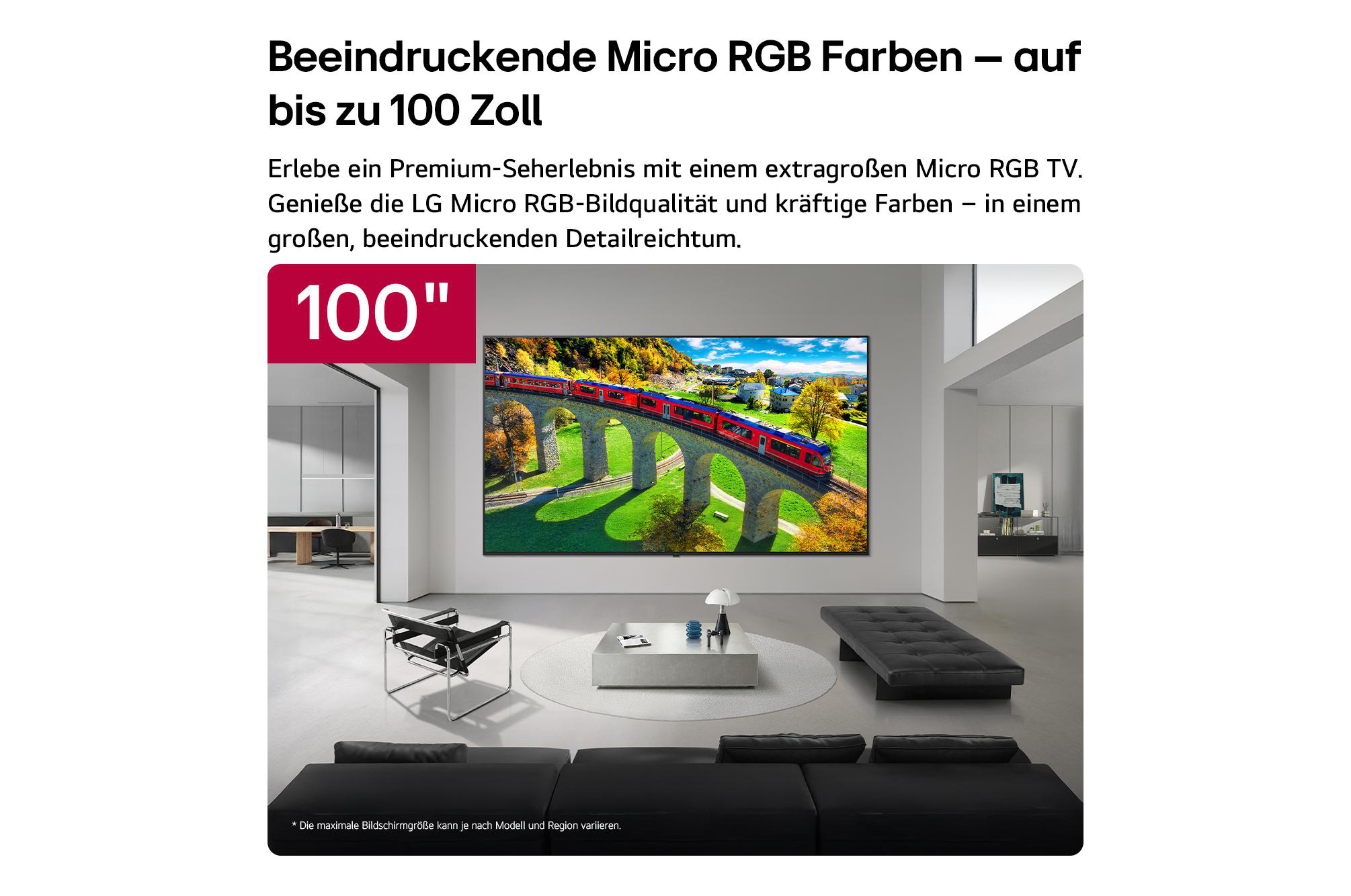 Ein großes Wohnzimmer mit einem 100-Zoll-TV, der einen Zug auf einer Brücke zeigt.