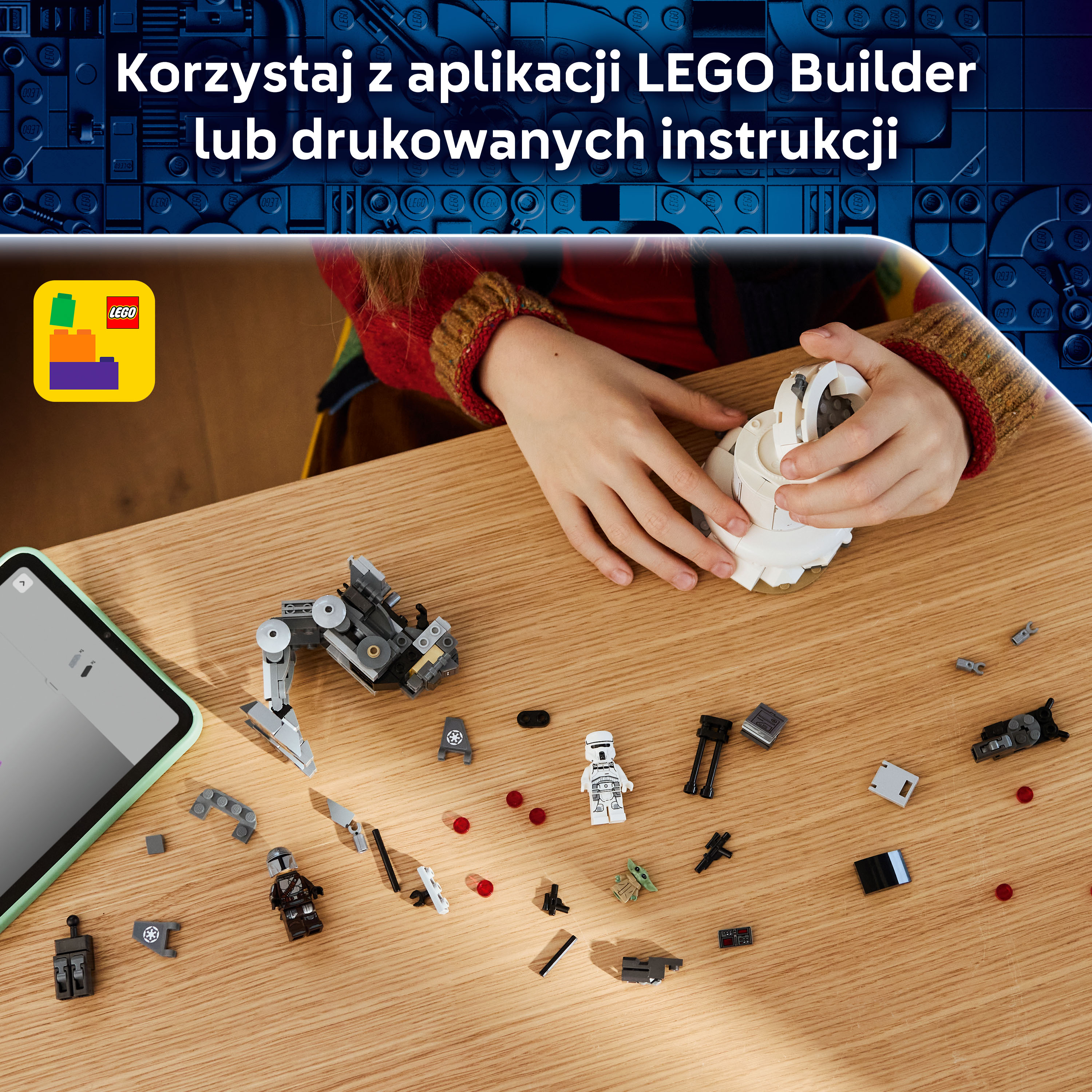Dziecko buduje z klocków LEGO na drewnianym stole, obok tablet i ludziki.