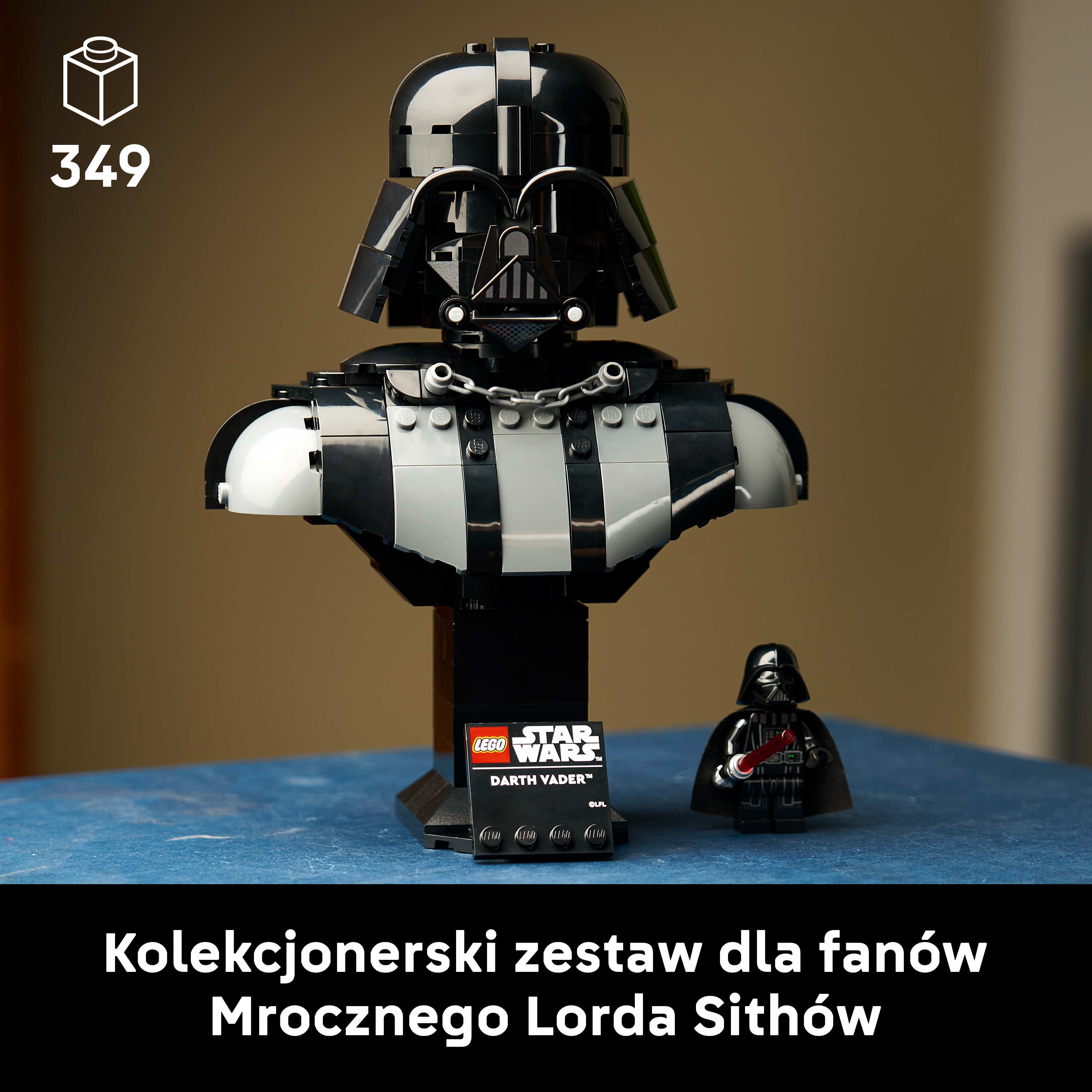 Popiersie i minifigurka LEGO Dartha Vadera na niebieskim tle.