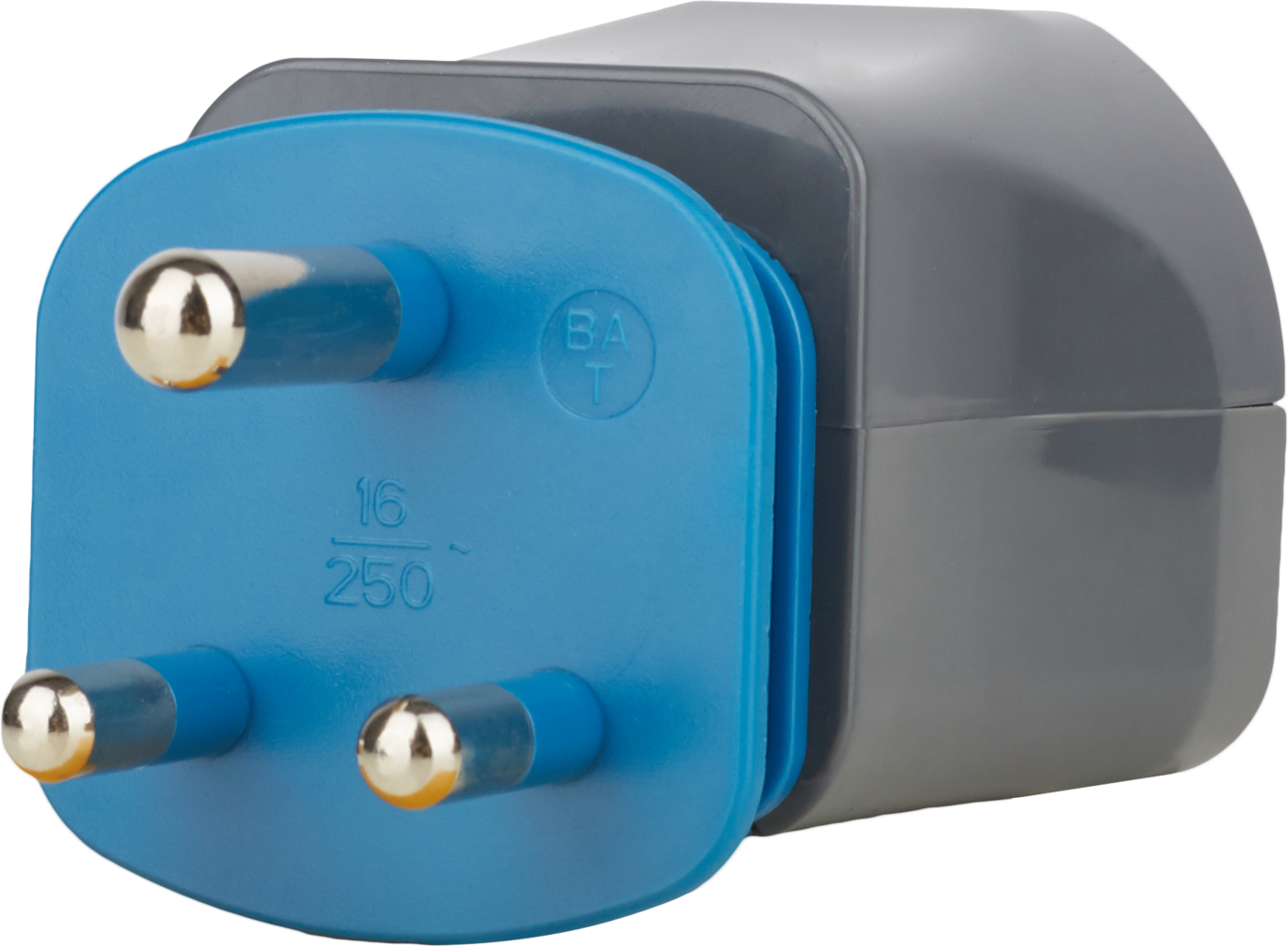 Ein grauer Reiseadapter mit blauer Vorderseite und drei Metallstiften.