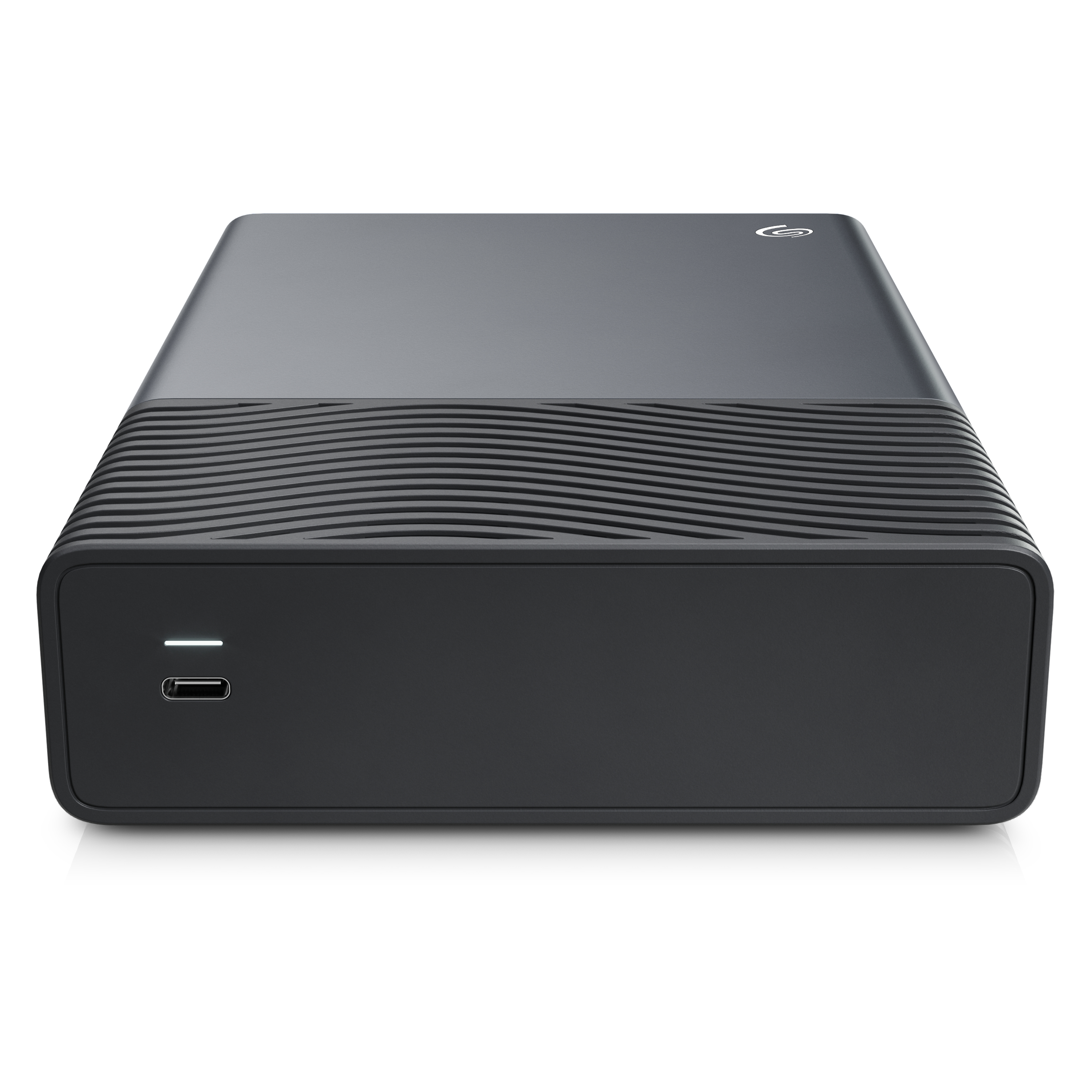 Schwarze externe Festplatte mit geriffeltem Bereich und USB-C-Anschluss.