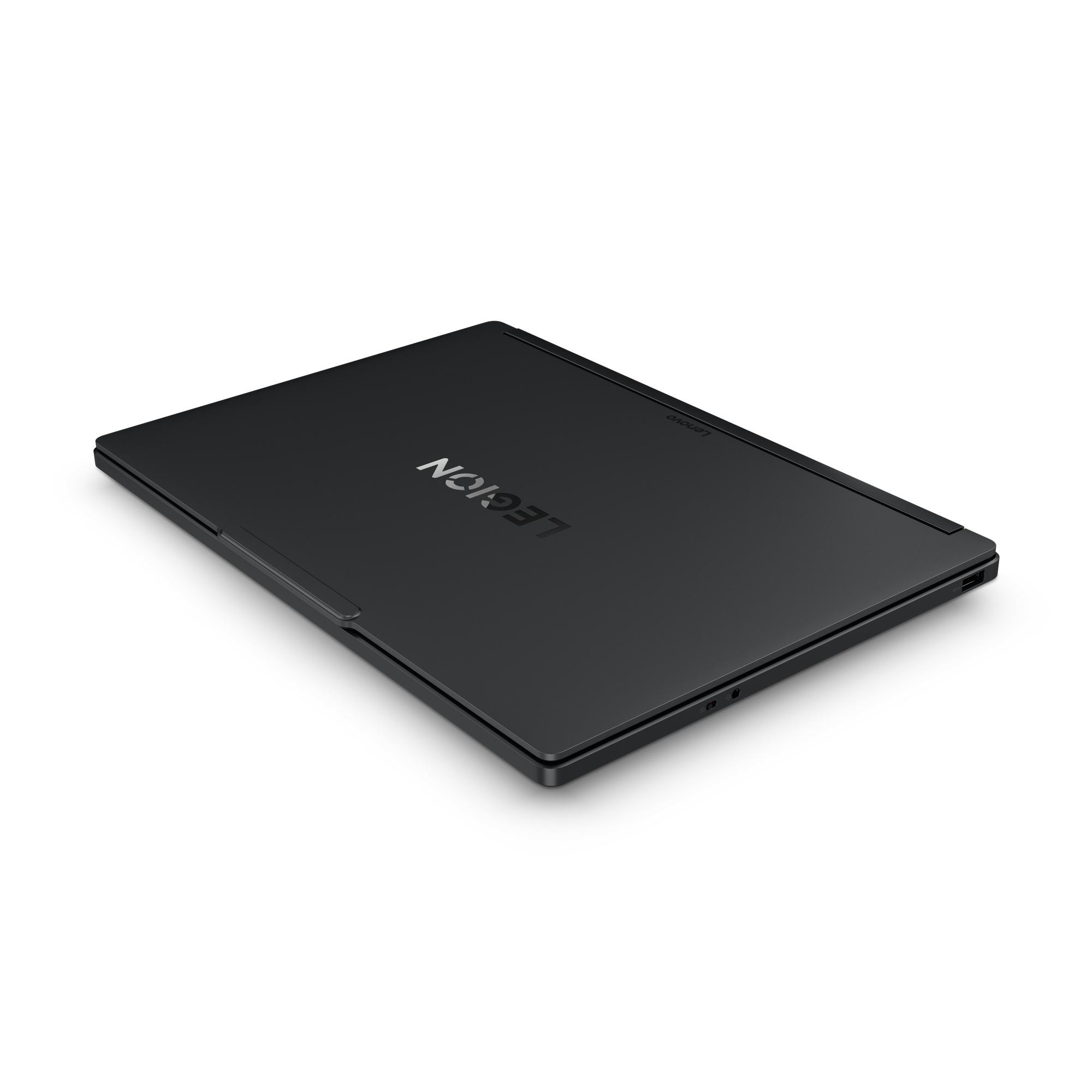 Ein geschlossener schwarzer Laptop mit dem Schriftzug LENOVO und LEGION auf dem Deckel.