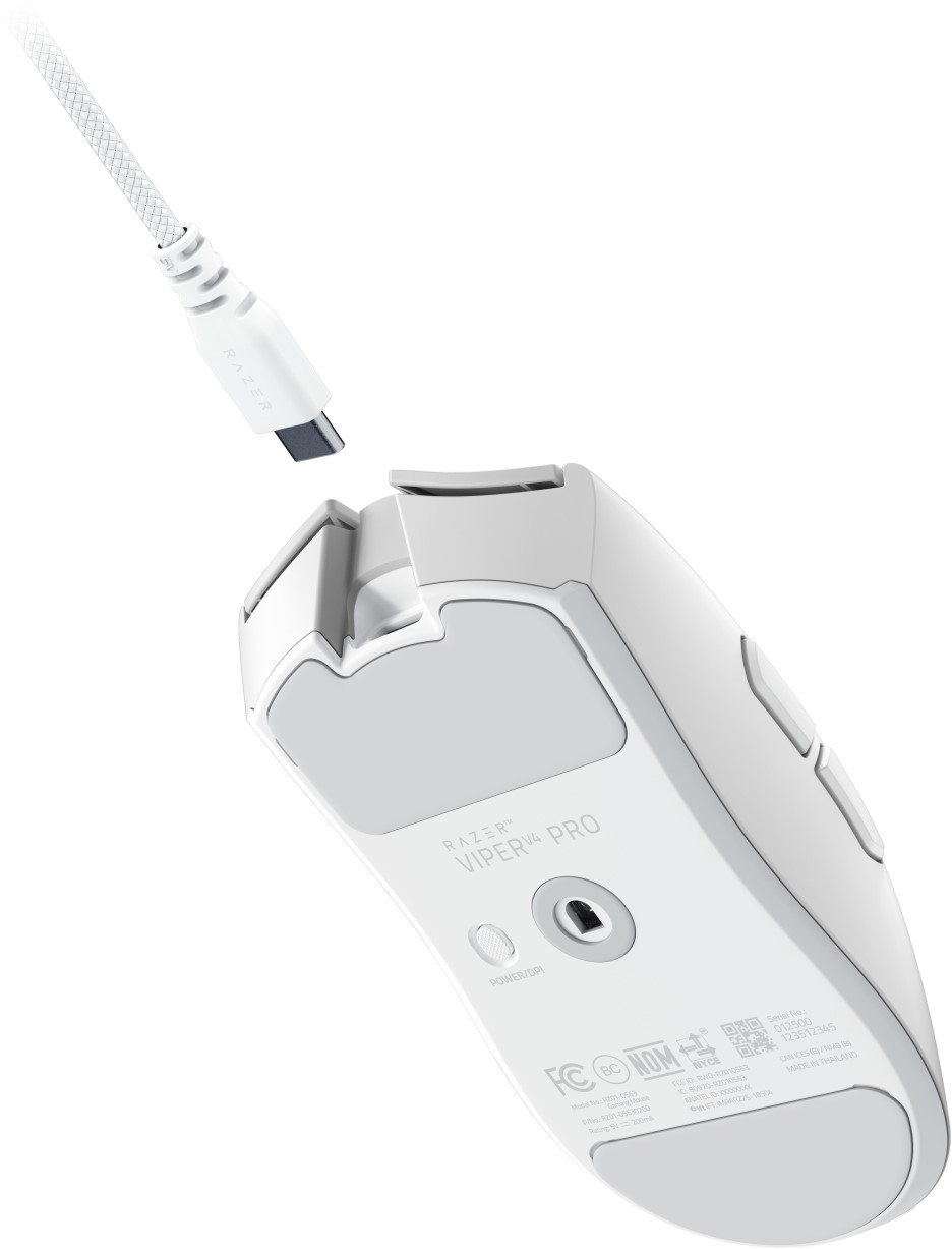 Un cavo bianco per mouse da gaming Razer Viper V2 Pro si collega al mouse.