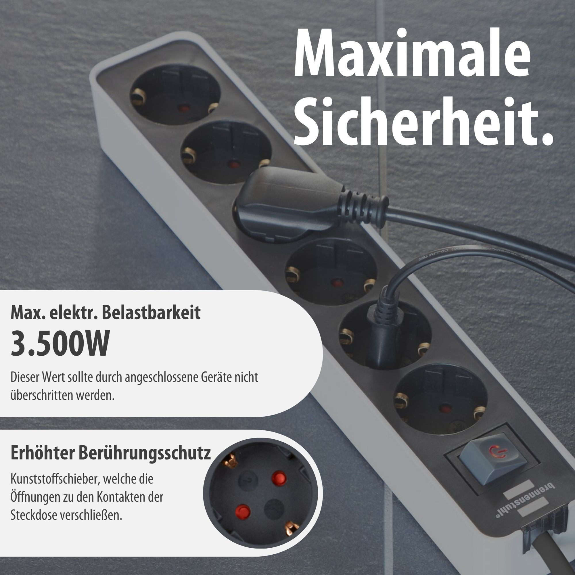 Eine weiße Steckdosenleiste mit mehreren Steckplätzen und einem Schalter.