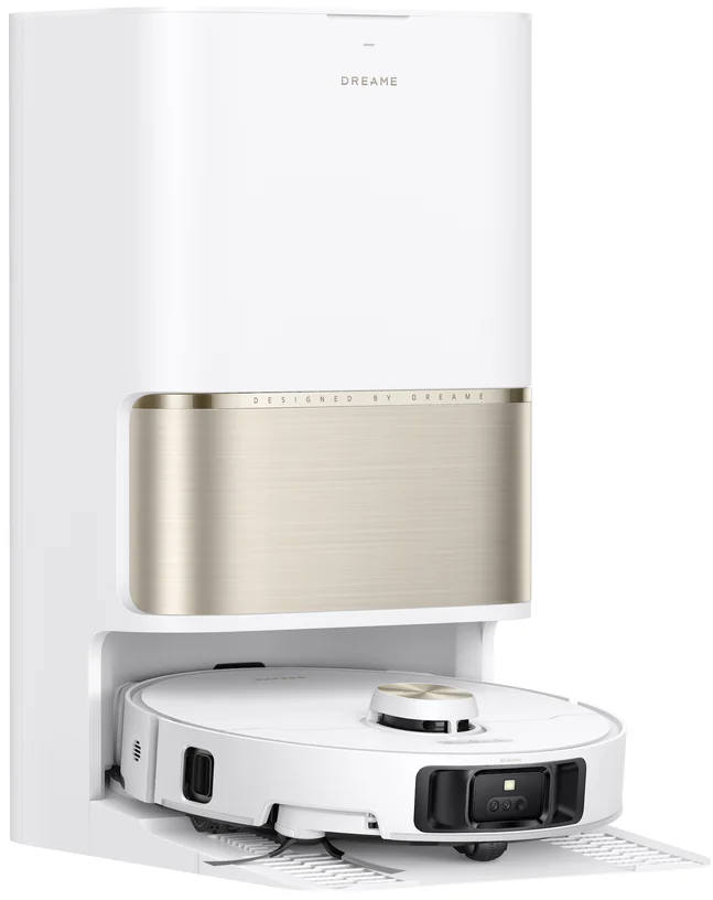 Une station de charge blanche et dorée pour aspirateur robot avec un aspirateur robot blanc stationné, sur fond blanc.