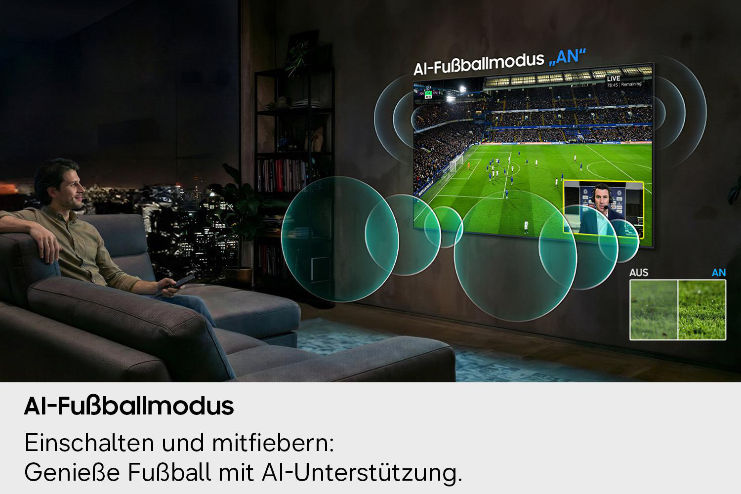 Mann im Wohnzimmer schaut Fußball-WM auf einem Fernseher mit KI-Modus.