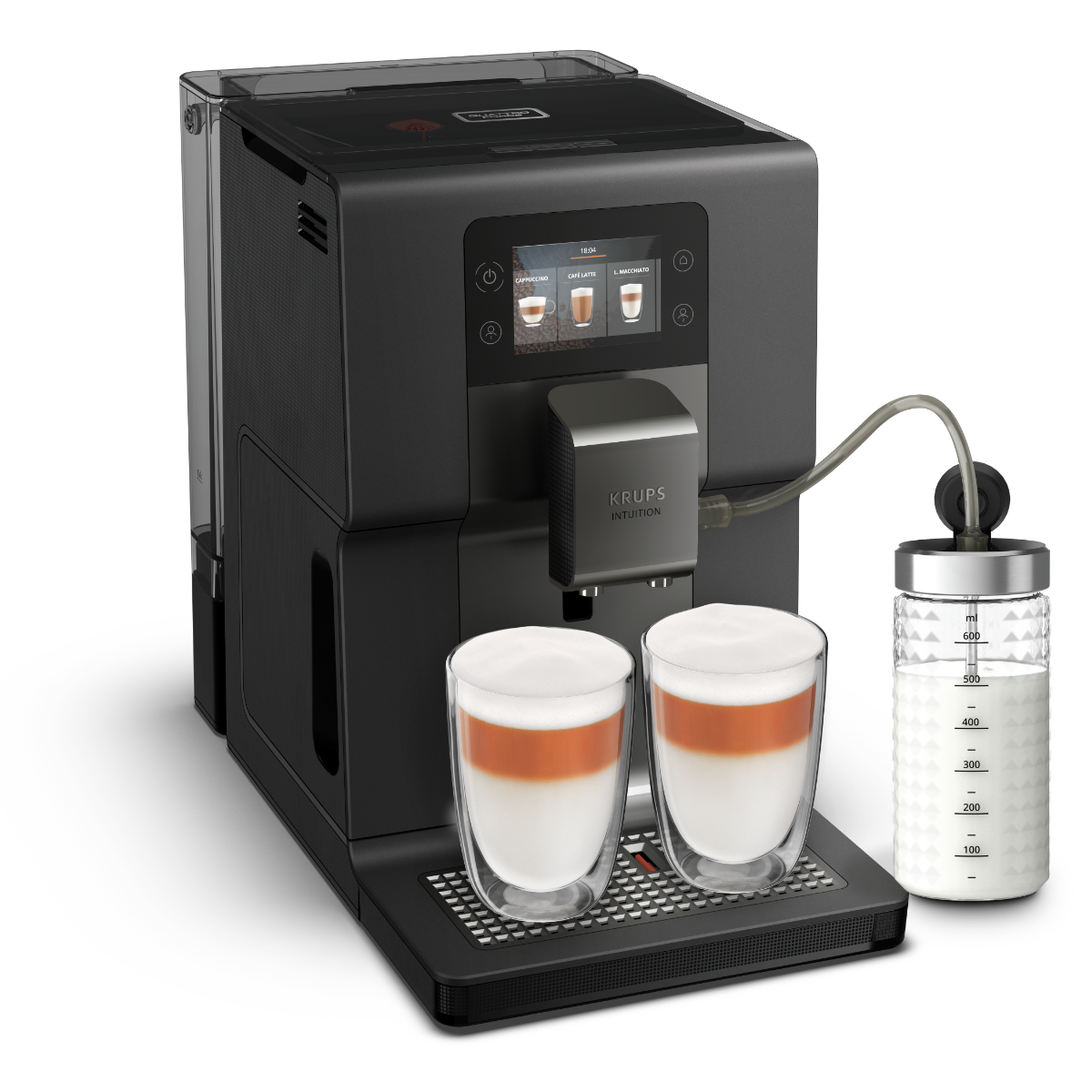 Egy fekete kávéfőző két pohár latte macchiatóval és egy tejtartóval.