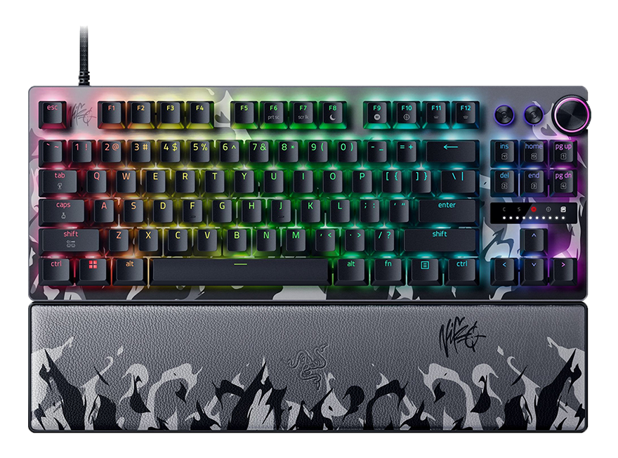 Czarna klawiatura z podświetleniem RGB i wzorem kamuflażu. Z podparciem na nadgarstki.