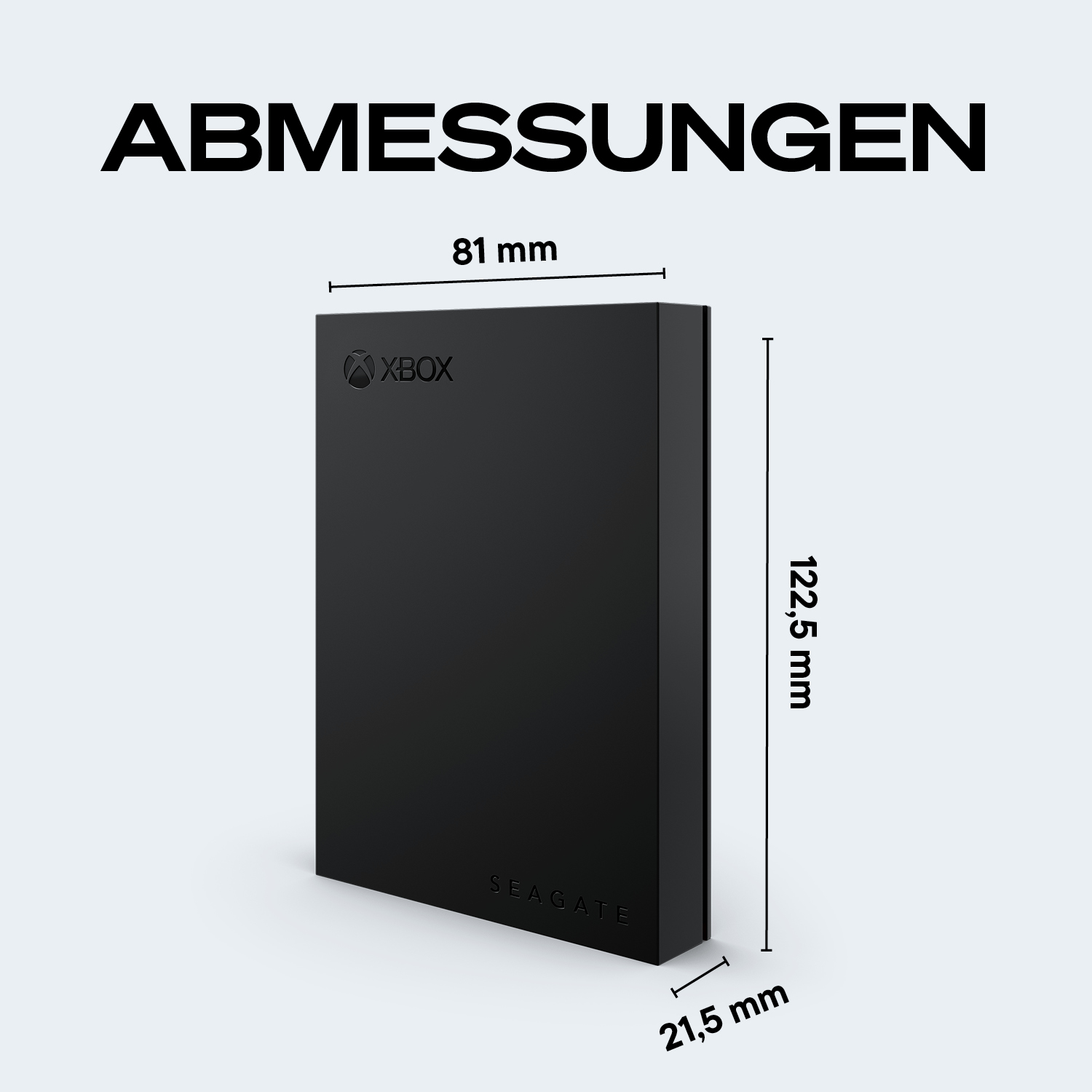 Schwarze externe Festplatte mit Xbox-Logo und Abmessungen: 81 x 122,5 x 21,5 mm.