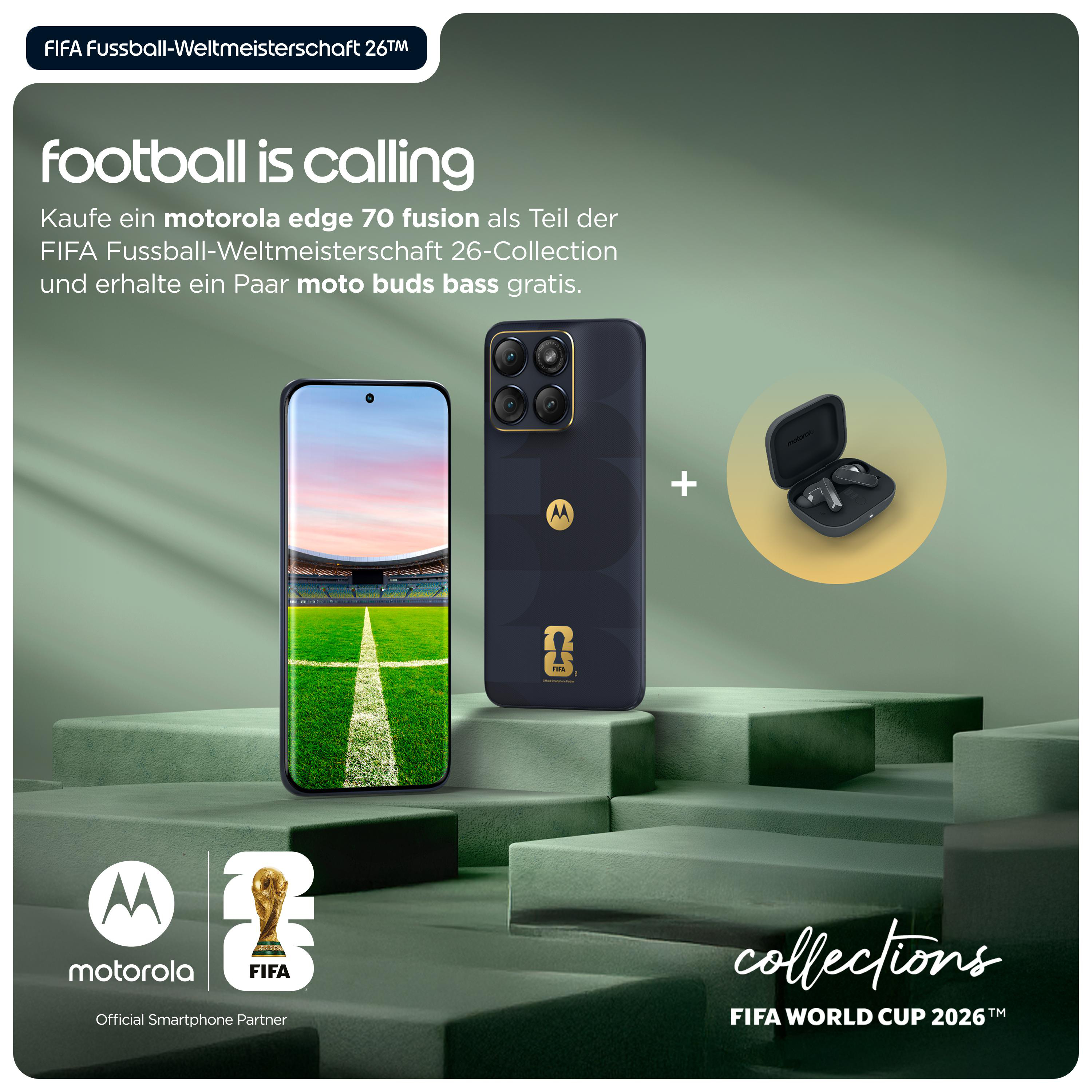 Motorola Handy und Kopfhörer mit FIFA WM 2026 Logo.