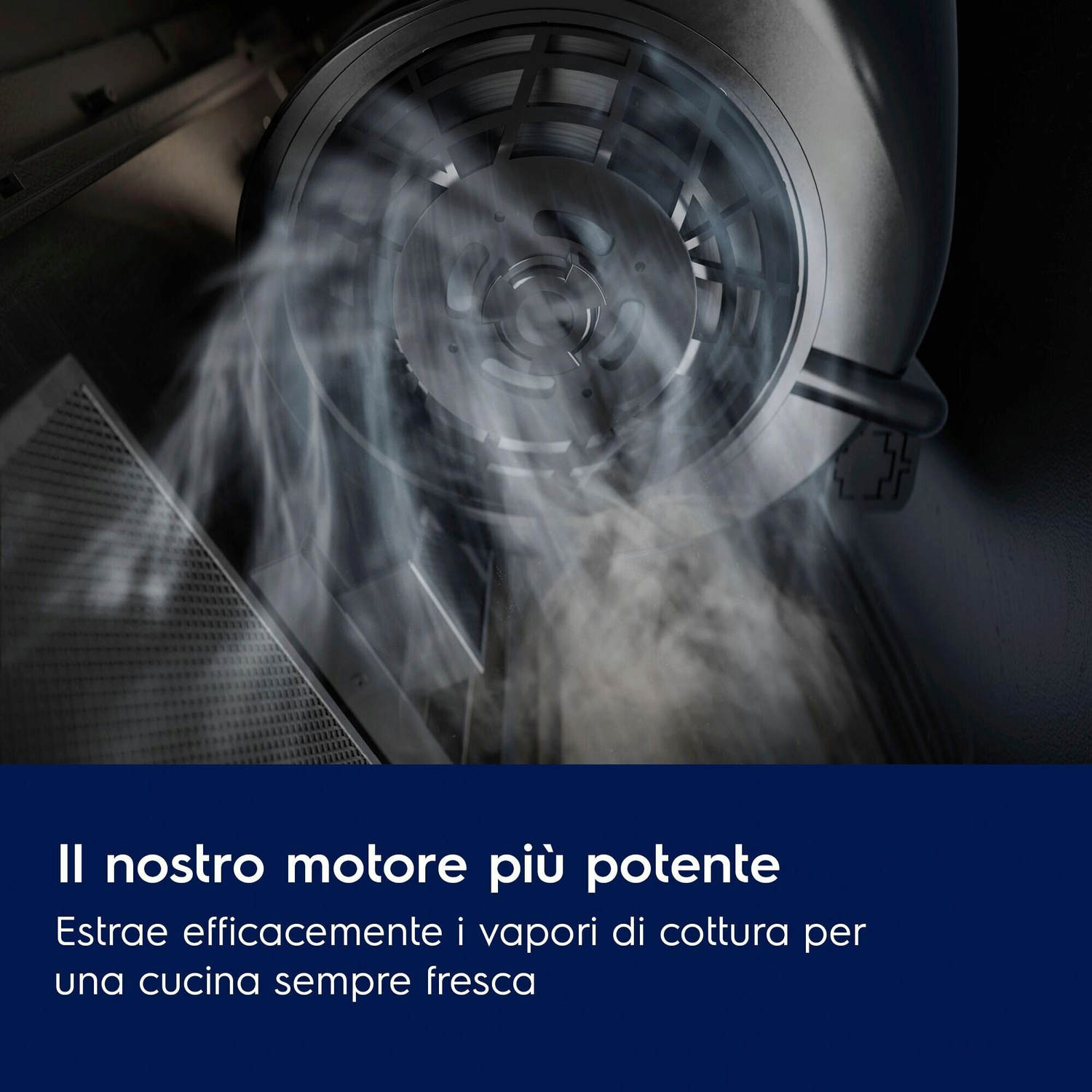 Motore cappa aspirante con fumo aspirato.