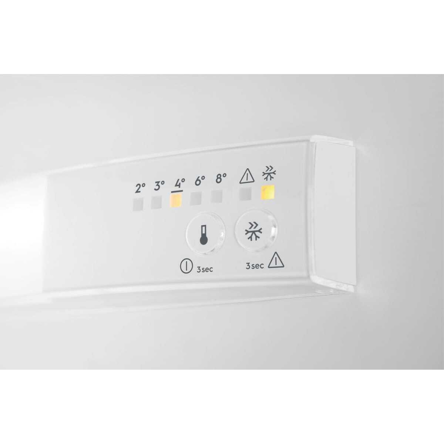 Un pannello di controllo bianco con display della temperatura e icone.