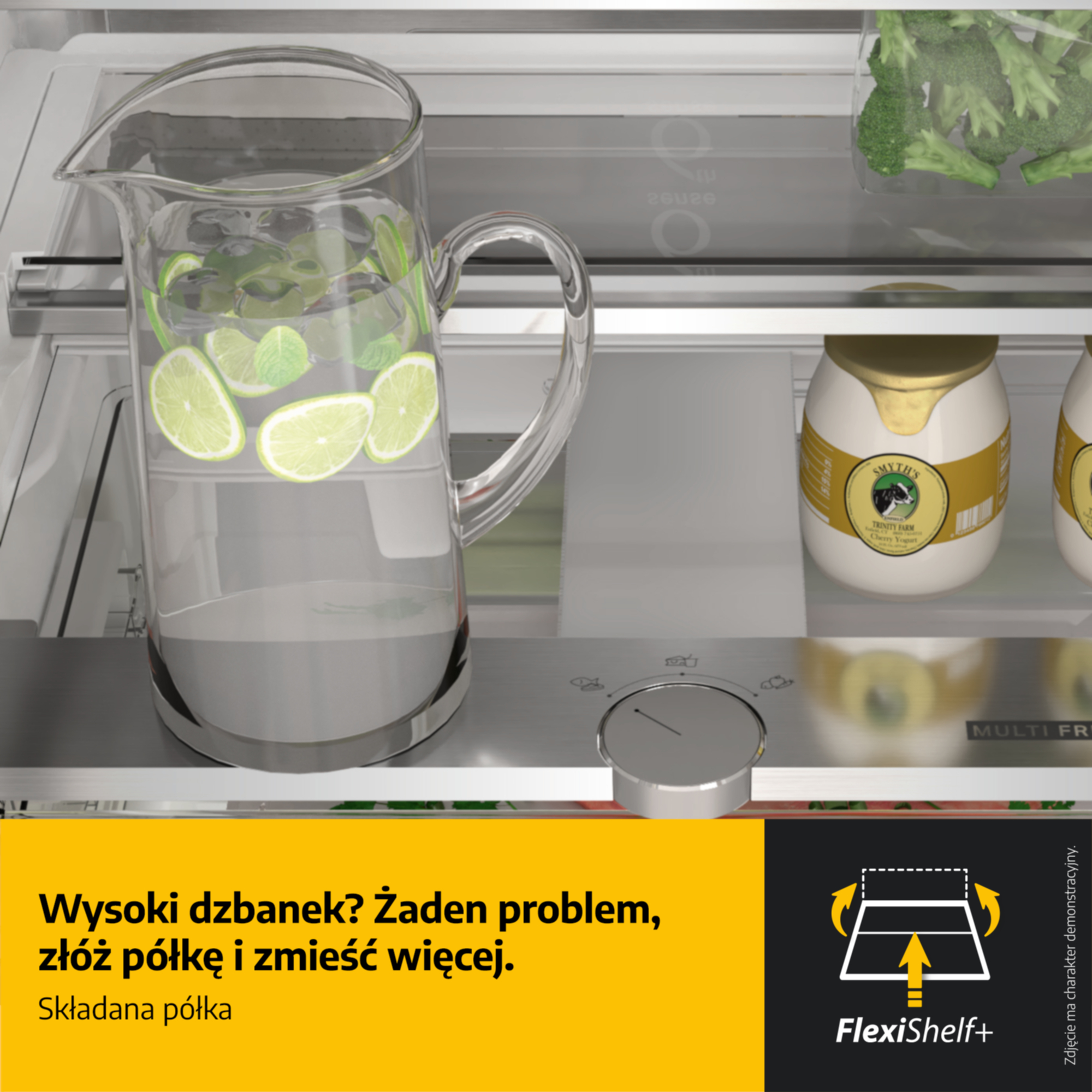 Wnętrze lodówki z dzbankiem z wodą i limonkami, słoikami jogurtu i brokułami.