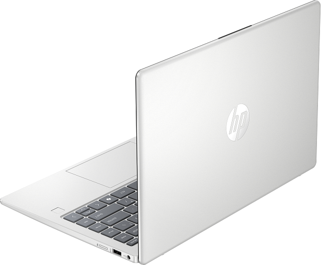 Ezüst HP laptop nyitott fedéllel, billentyűzet és érintőpad látható.