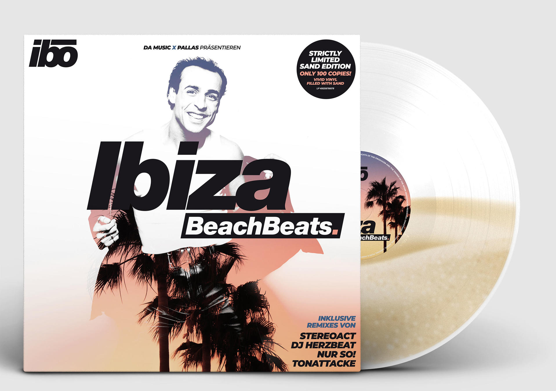 Schallplatte mit Ibiza BeachBeats-Cover. Mann lächelt, Palmen, Sand. Limitierte Edition.