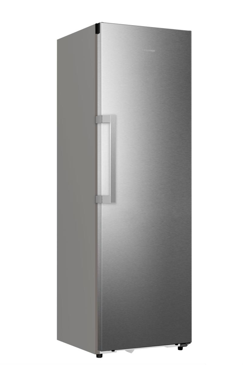 Ein schlanker, silberner Kühlschrank mit einem vertikalen Griff.