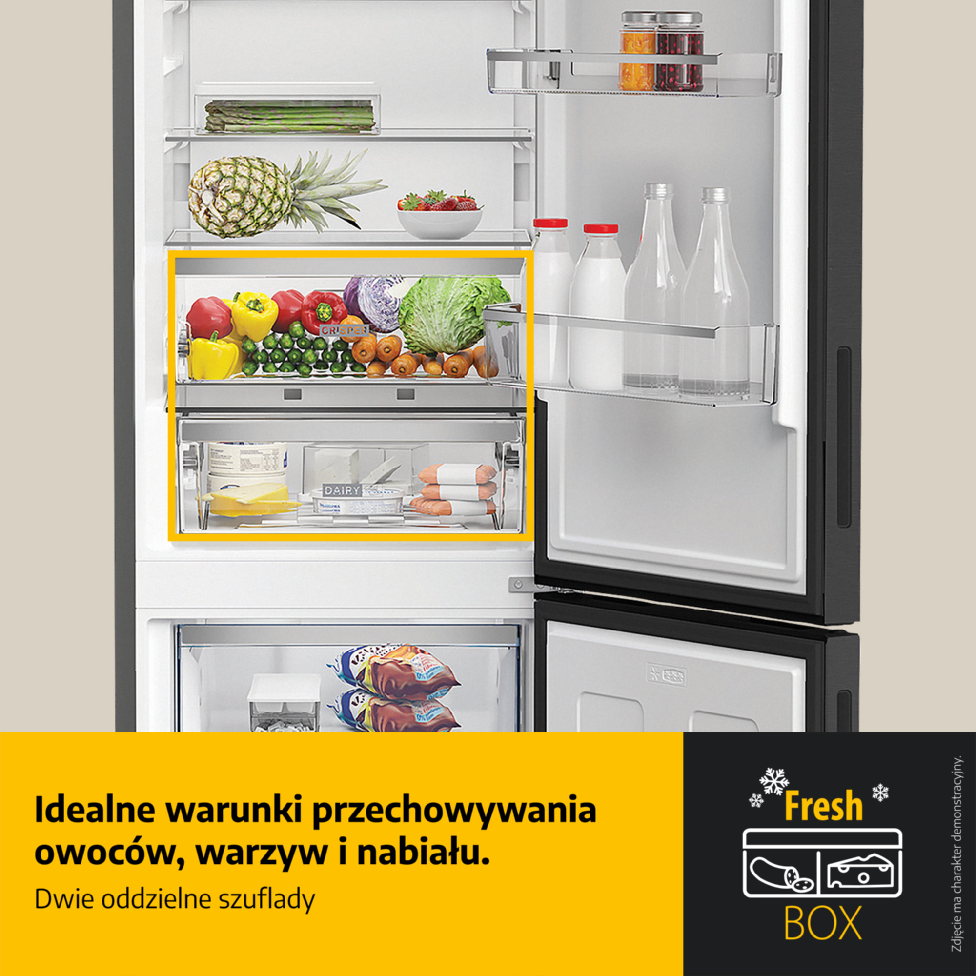 Otwarta lodówka z warzywami, owocami, nabiałem i napojami.