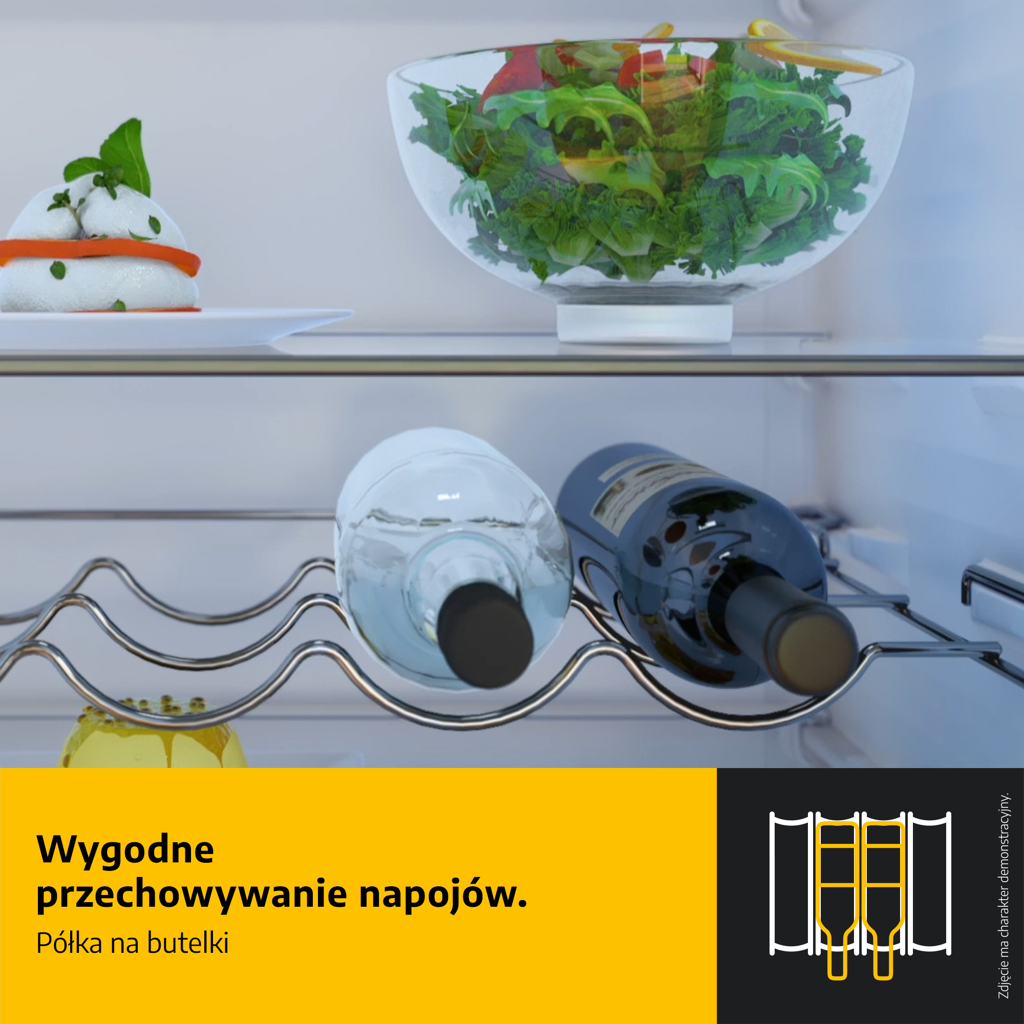 Półka w lodówce z dwiema butelkami, sałatką i serem.