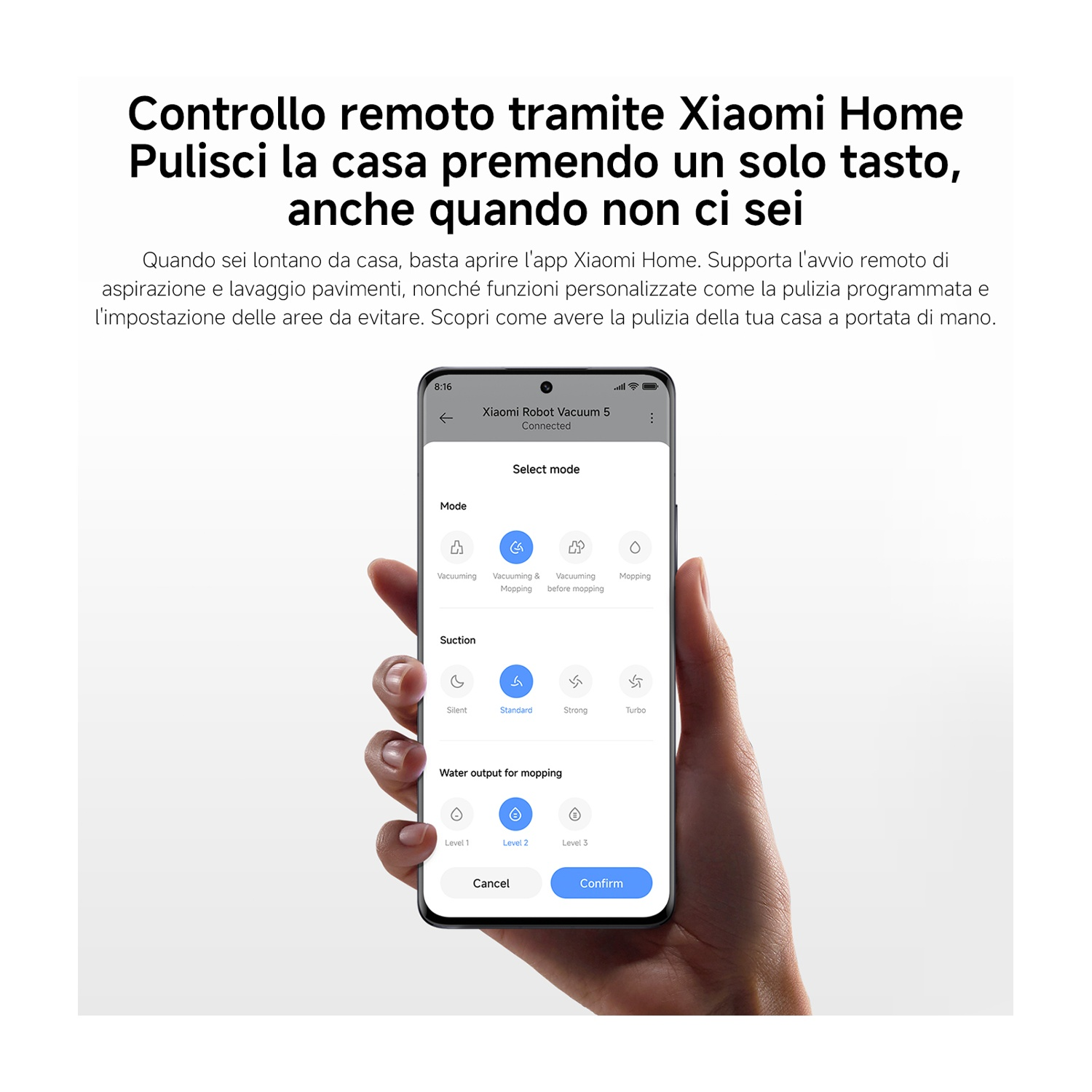 Mano tiene smartphone con app Xiaomi Home controllando un robot aspirapolvere.
