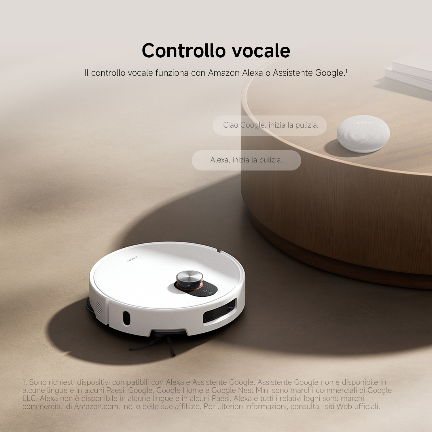 Un robot aspirapolvere bianco è su un tappeto accanto a un tavolo rotondo con uno smart speaker.