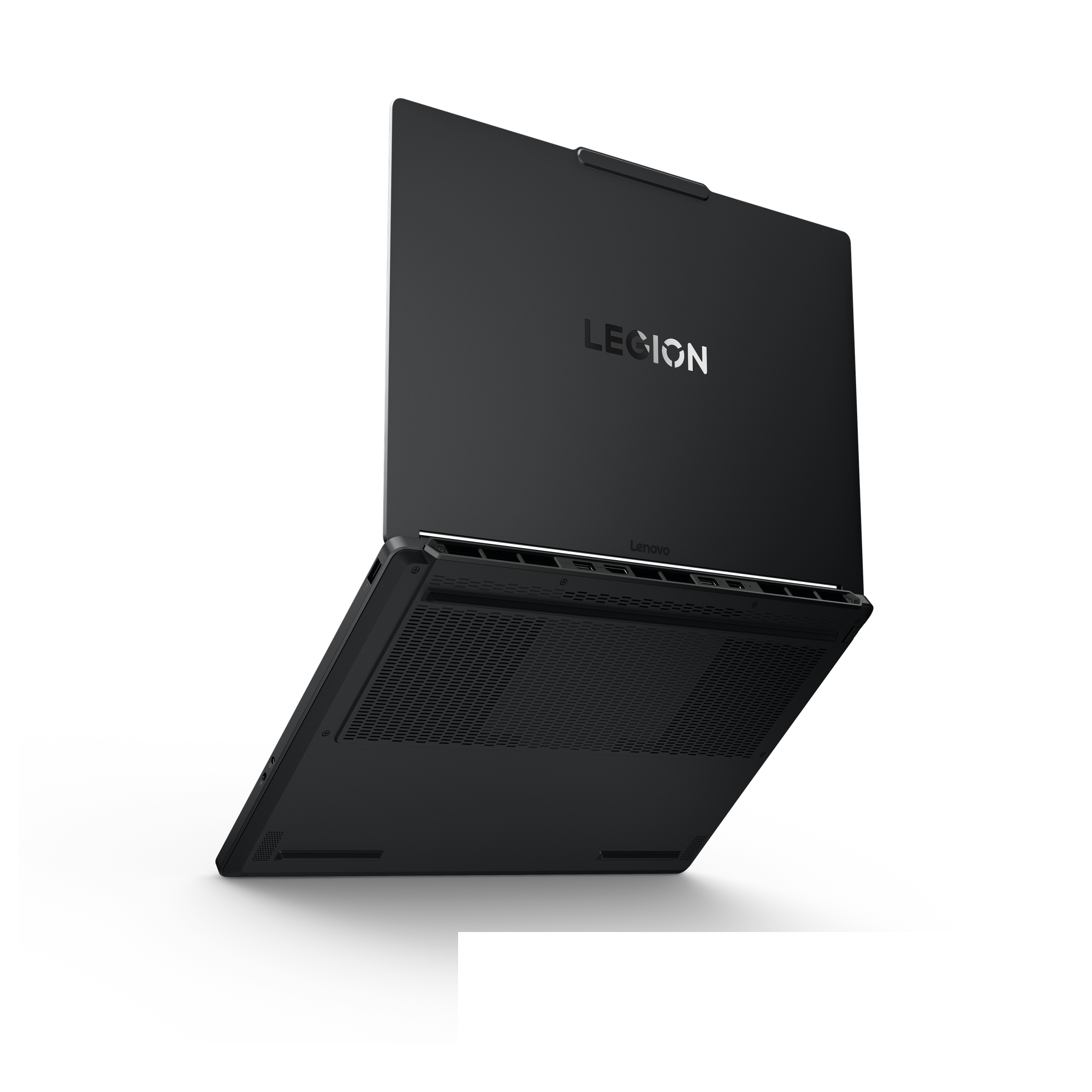 Ein schwarzer Laptop von unten mit dem "Legion"-Logo.